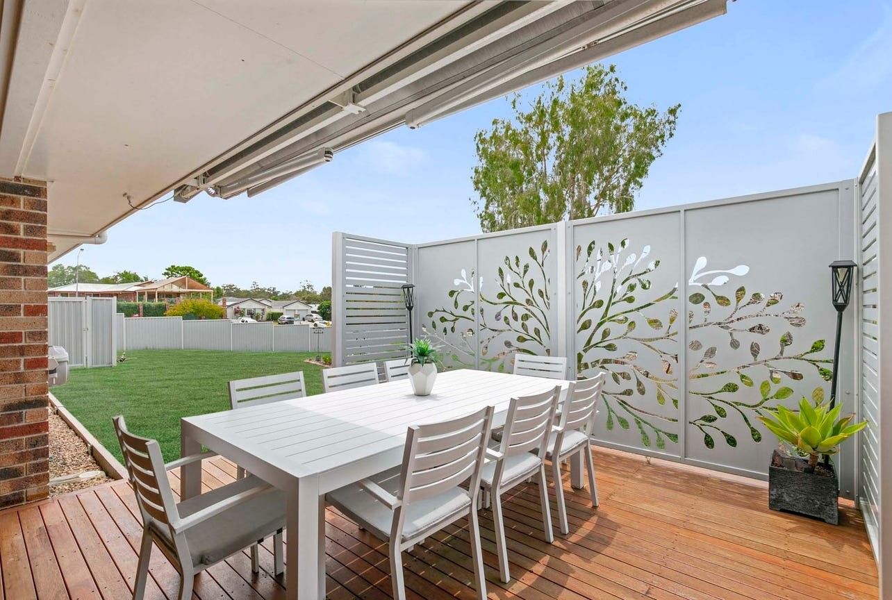 21 Queen Elizabeth Drive — photo 10 of 23