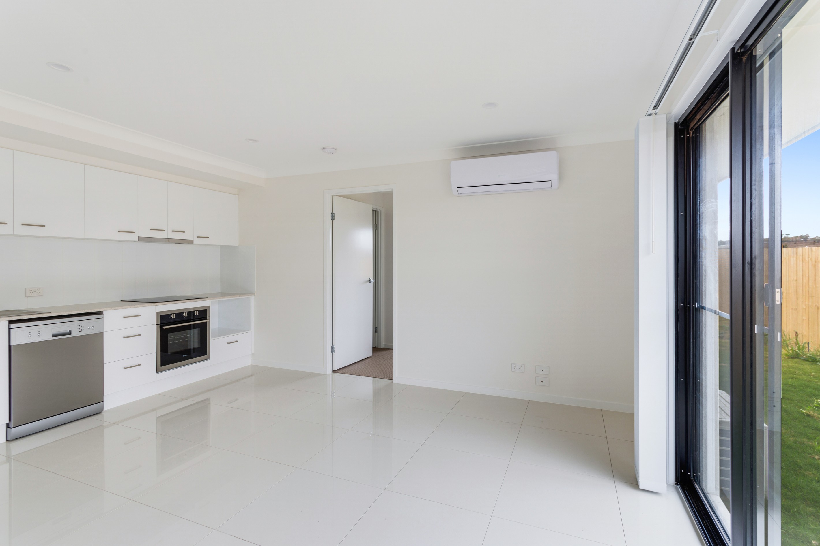2/32 Karto Street, Cambooya, QLD 4358