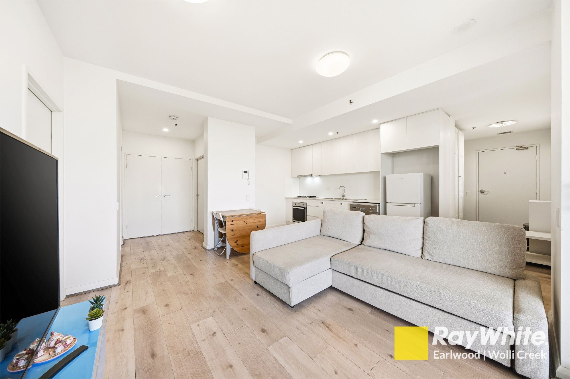 601/36-42 Levey Street — photo 3 of 15
