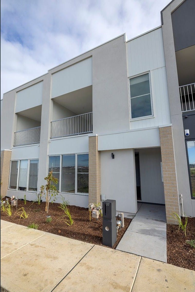 37 Coronation Walk — photo from Ray White Mickleham