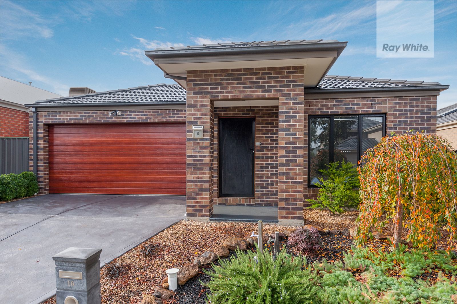 84 Retreat Crescent