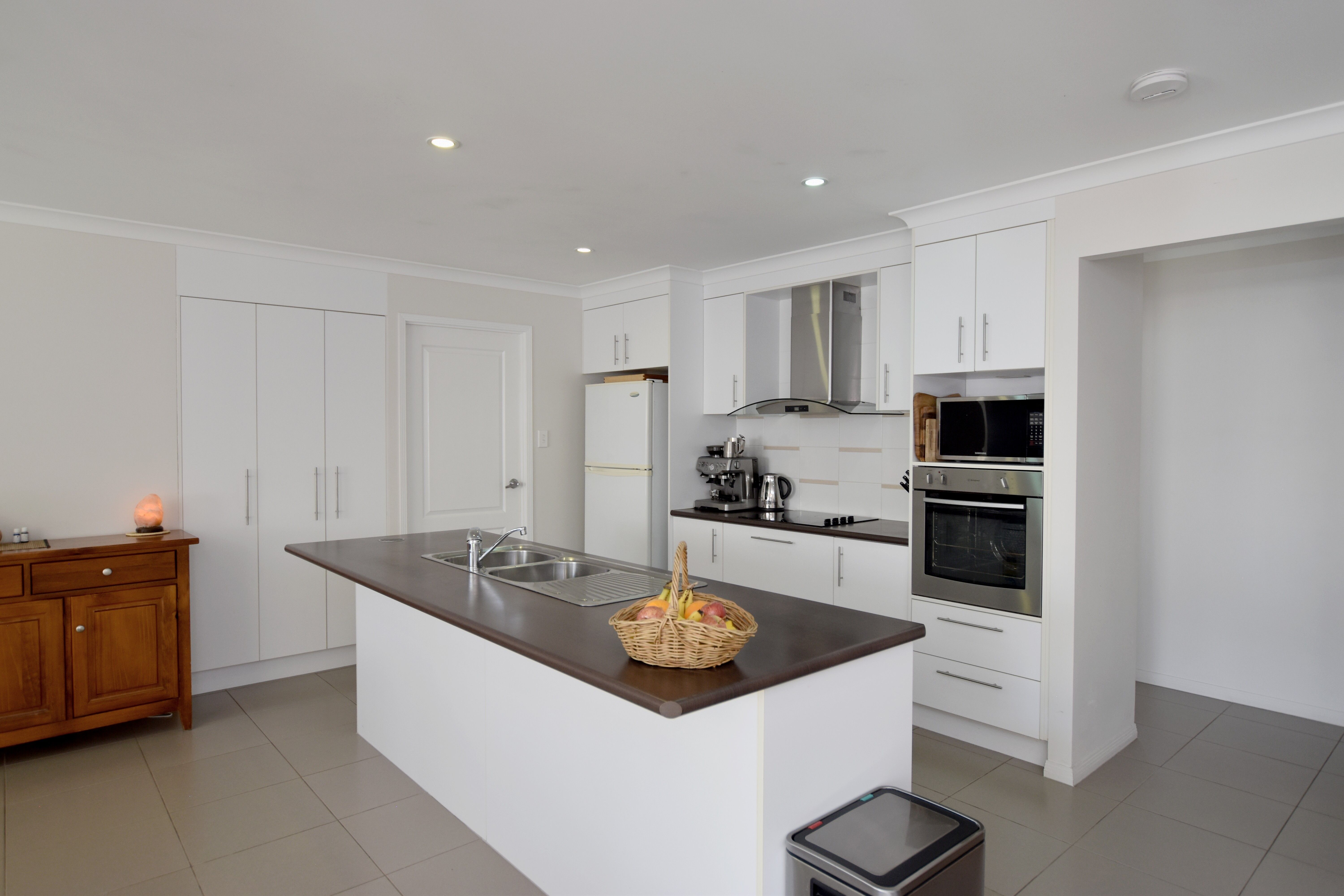 16 Iris Road, Kirkwood, QLD 4680