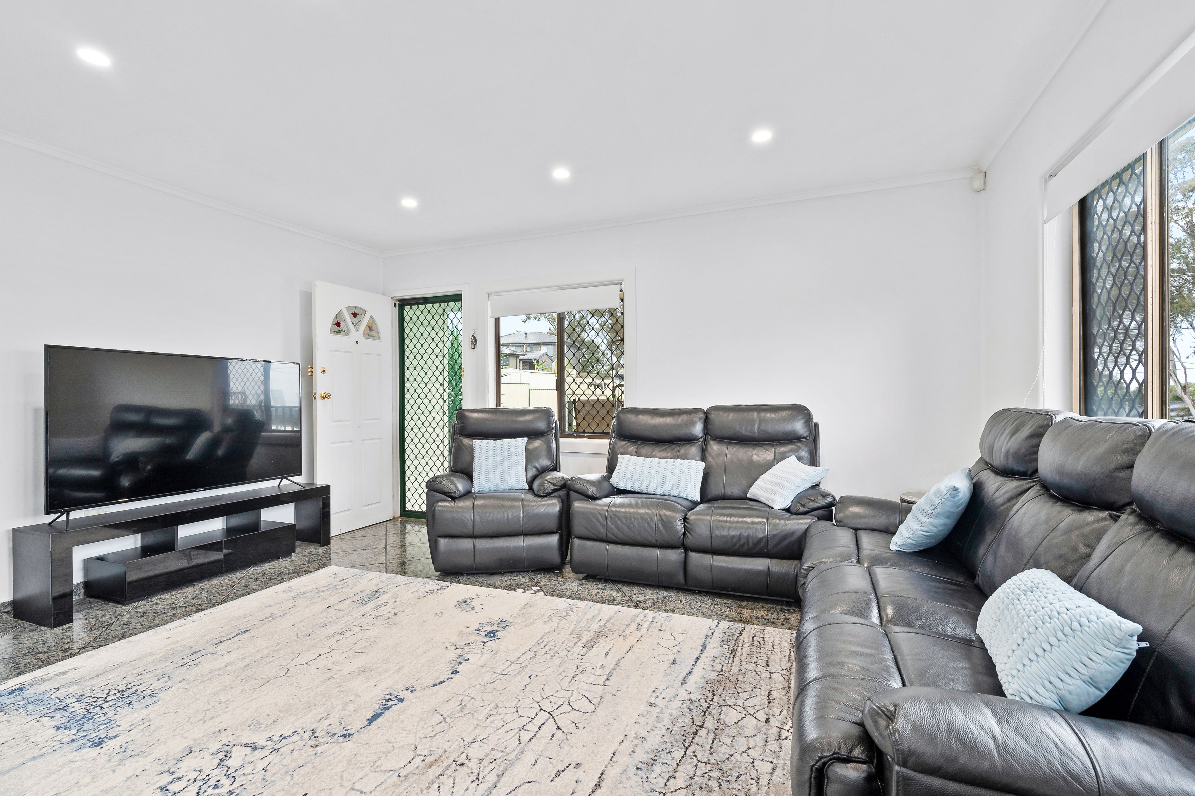 2 Warrigo Street, Sadleir, NSW 2168
