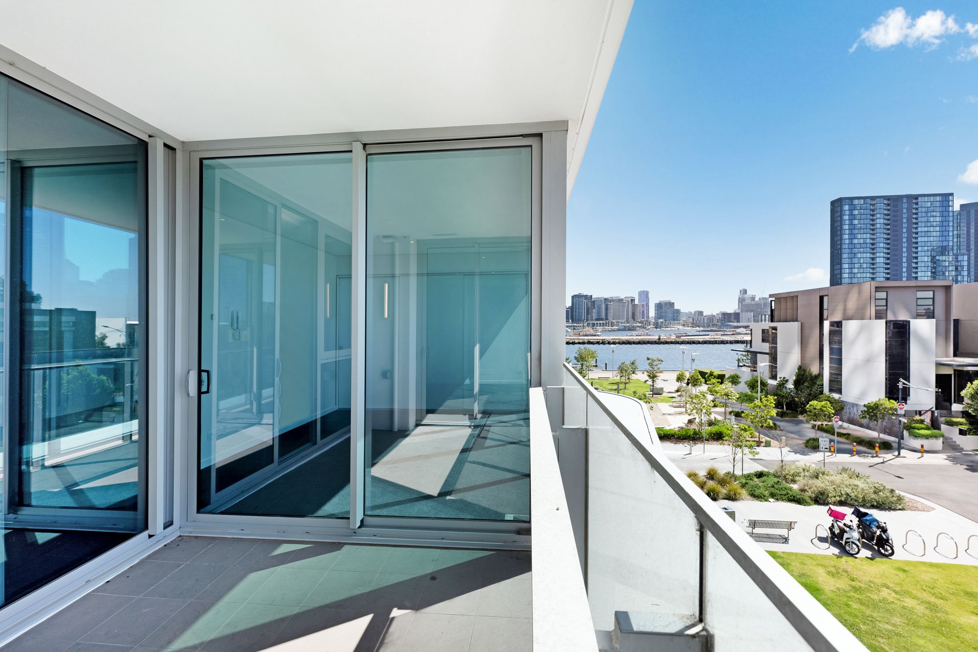 301/81 South Wharf Drive, Docklands, VIC 3008