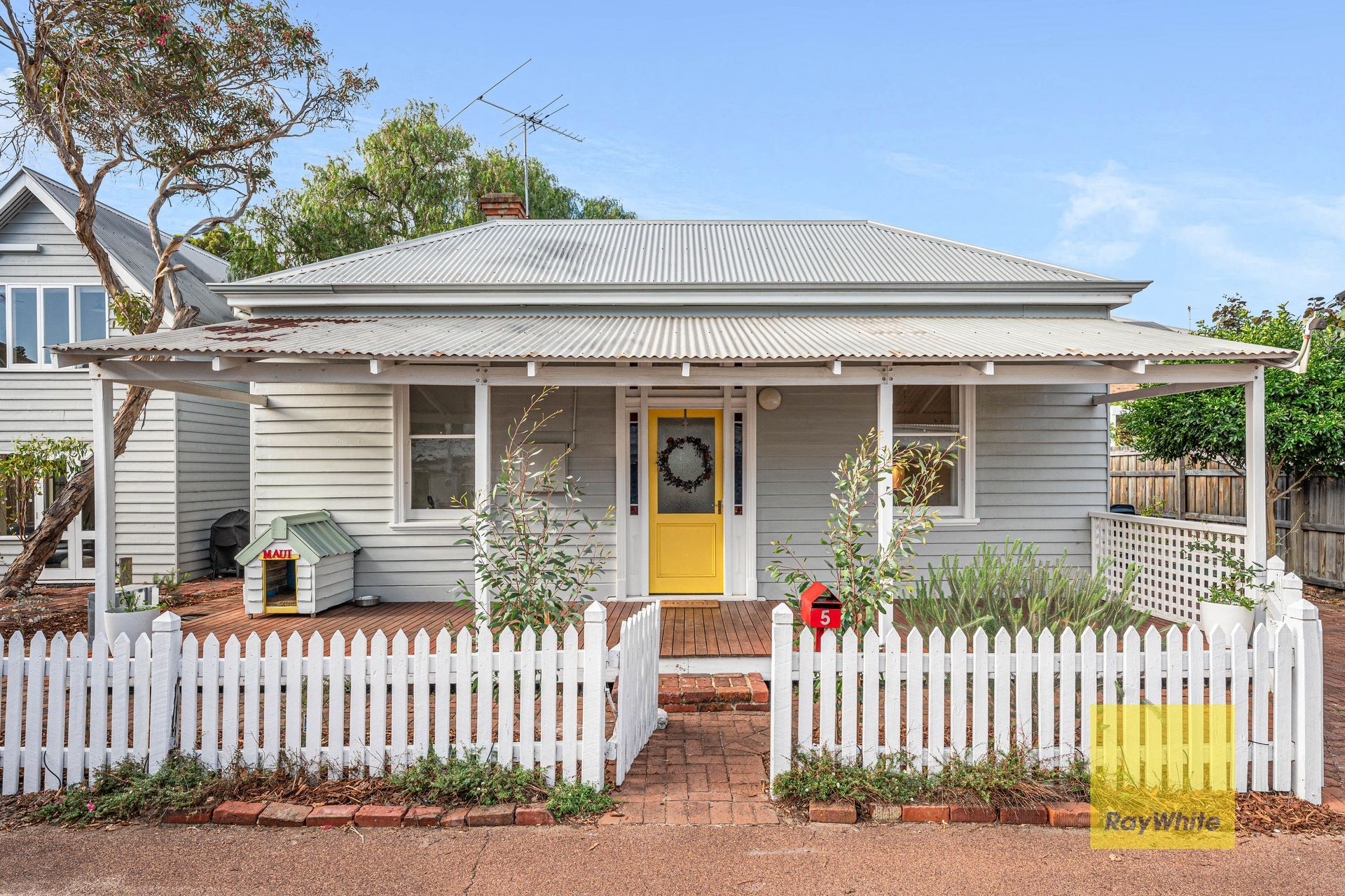 5 Passmore Avenue, North Fremantle, WA 6159