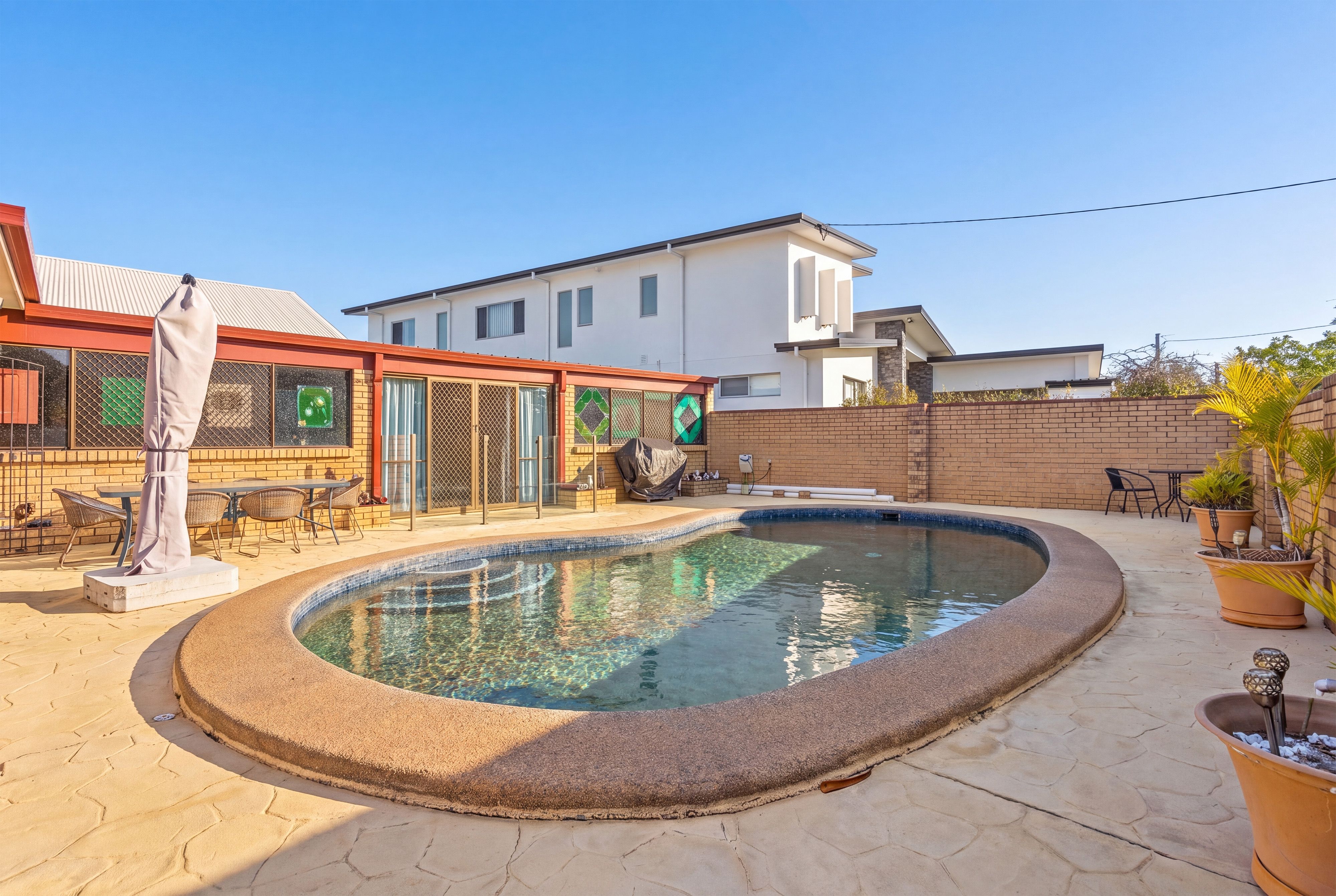 41 Brooke Avenue — photo 4 of 23