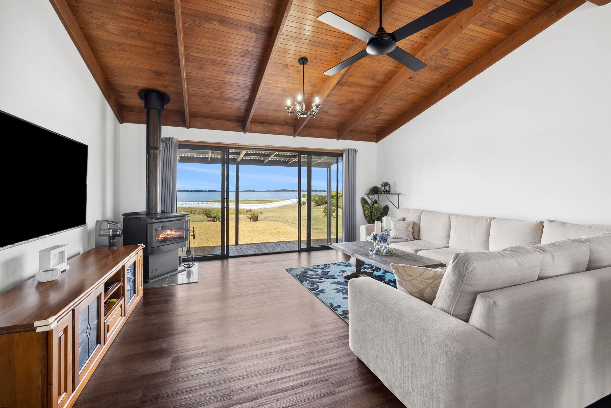 15 Frontage Road, Lake Bolac, VIC 3351 House for Sale Ray White Ararat