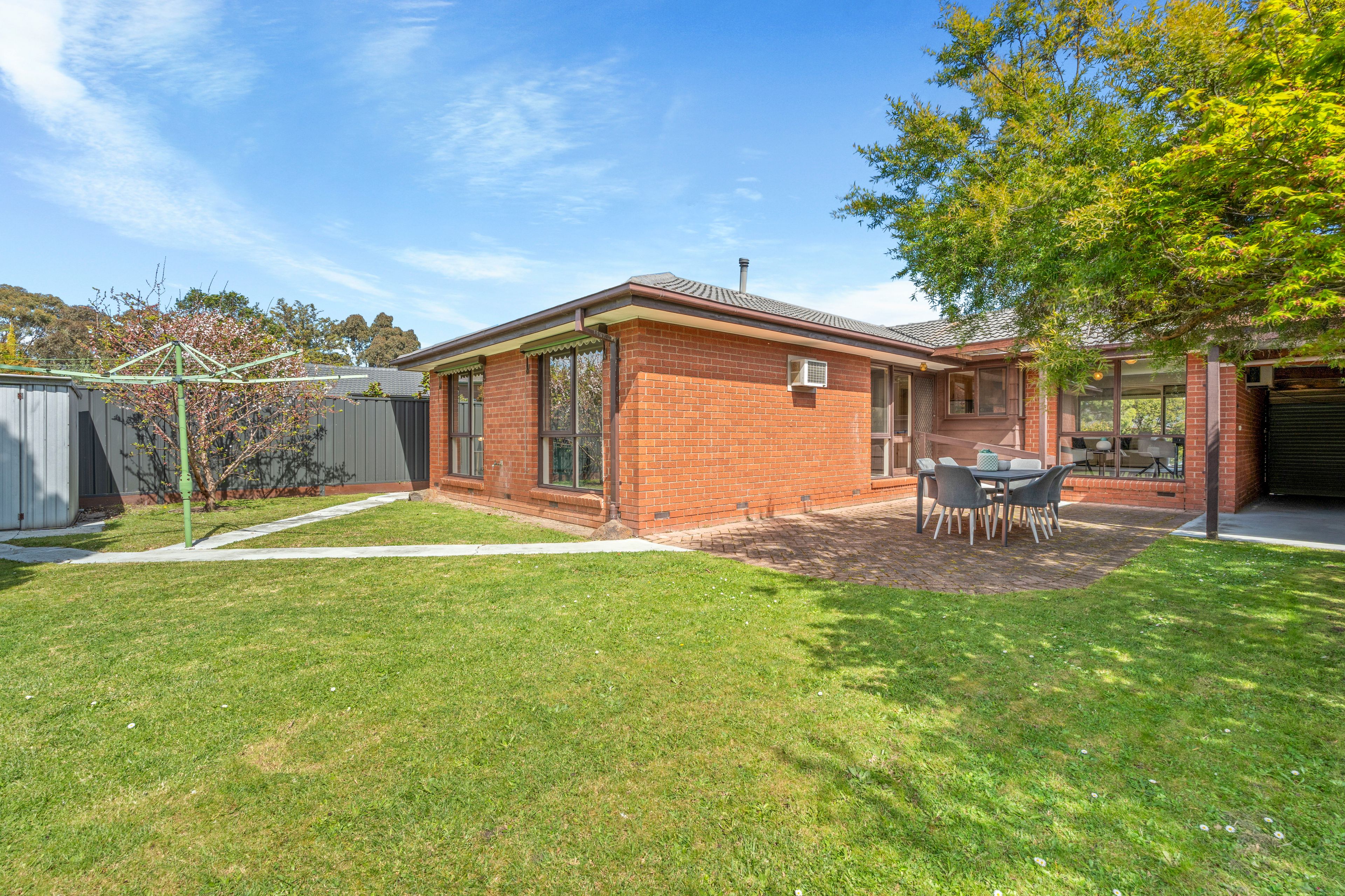12 Penrith Crescent — photo 15 of 16