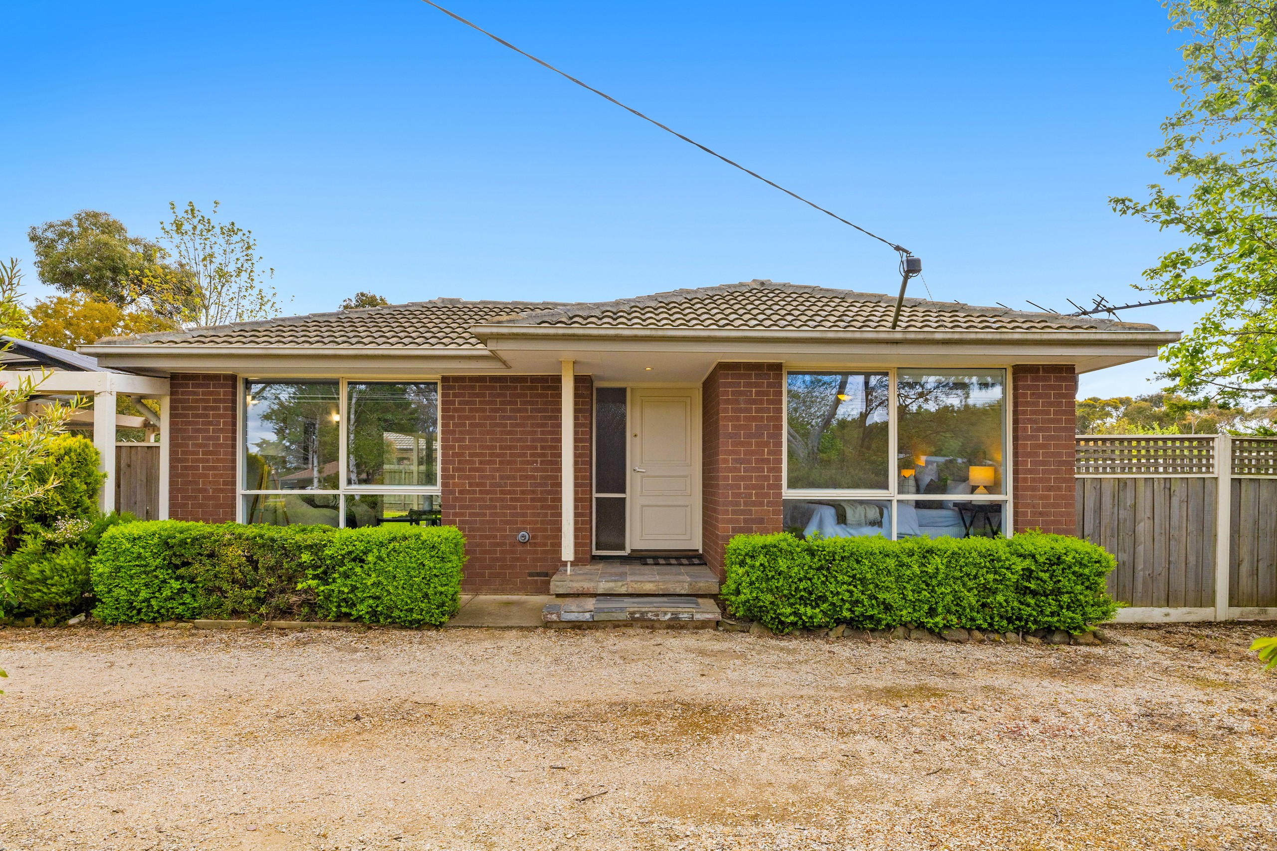 16 Gordon Crescent, Romsey, VIC 3434
