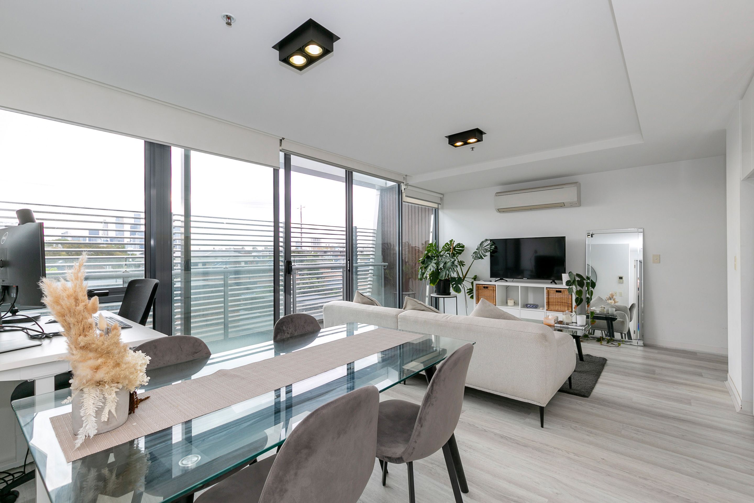 207/115 Nott Street — photo 7 of 9