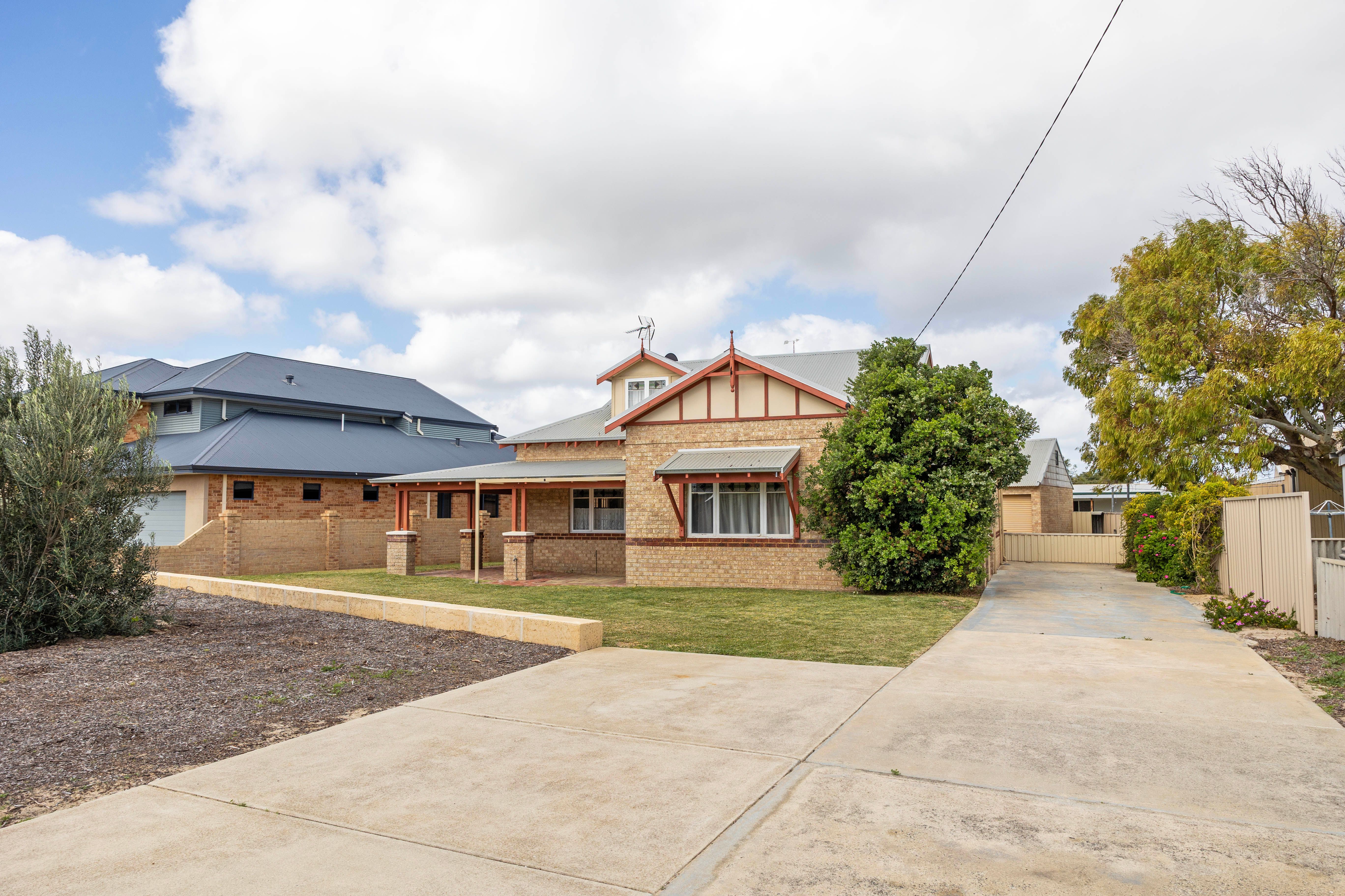 4 Whitburn Place — photo 4 of 28