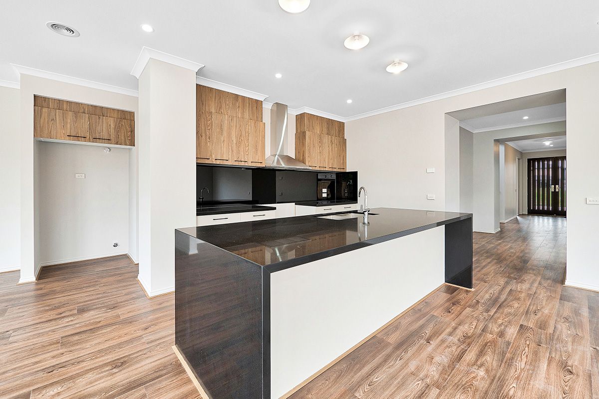 6 Delegate Circuit, Lyndhurst, VIC 3975