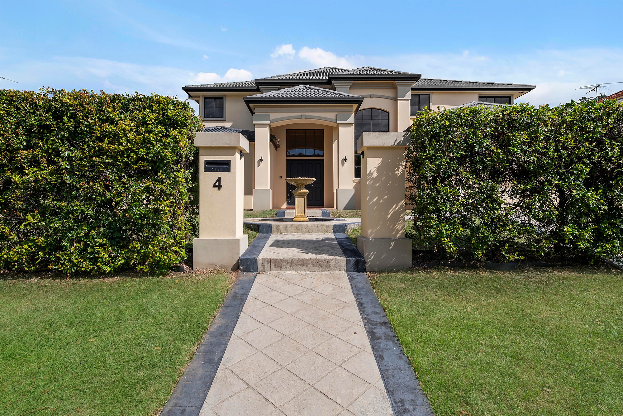 4 Harrow Close, Bridgeman Downs, QLD 4035