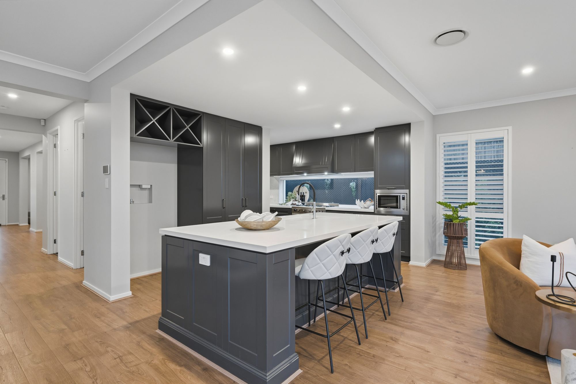 5 Bathgate Close, SPRING MOUNTAIN, QLD 4300