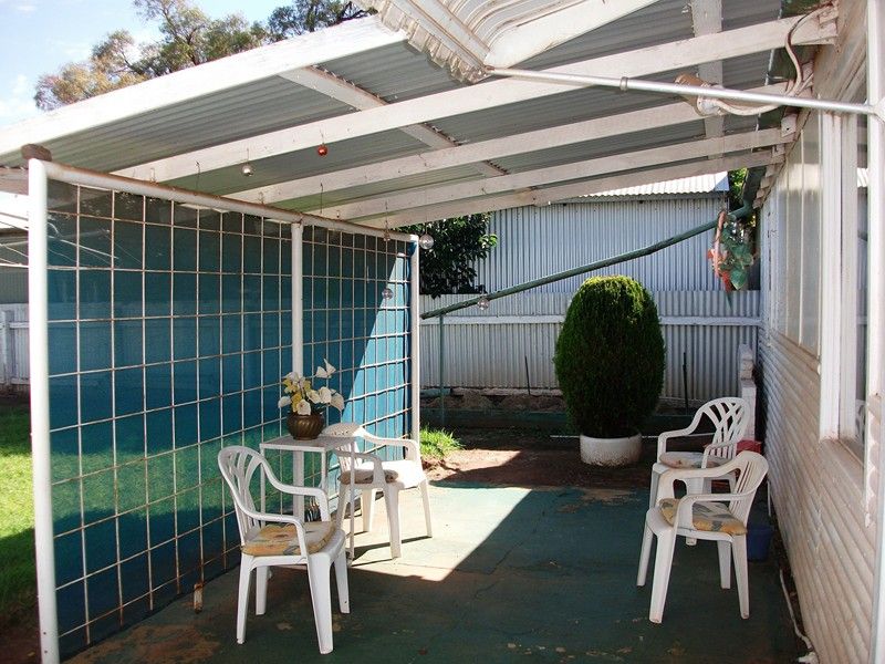 2 Harding Avenue, Condobolin, NSW 2877
