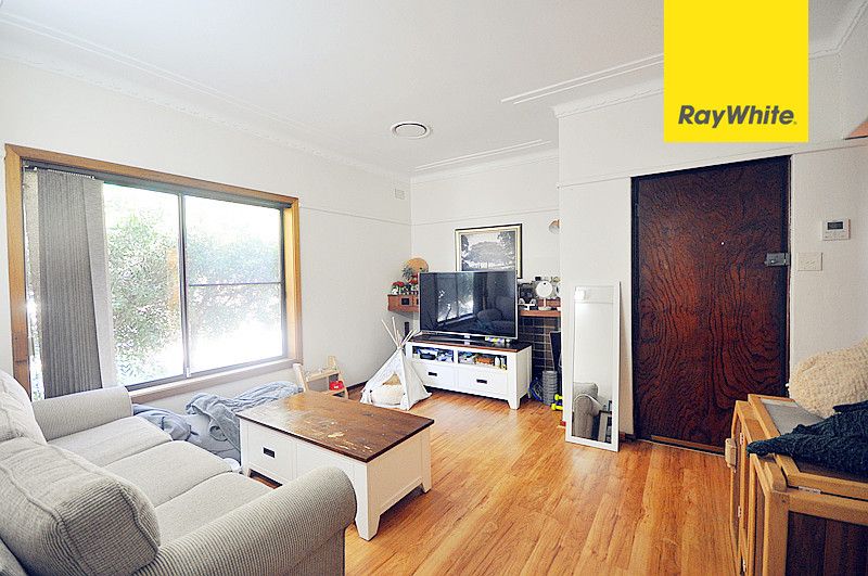 16 Kibo Road, Regents Park, NSW 2143