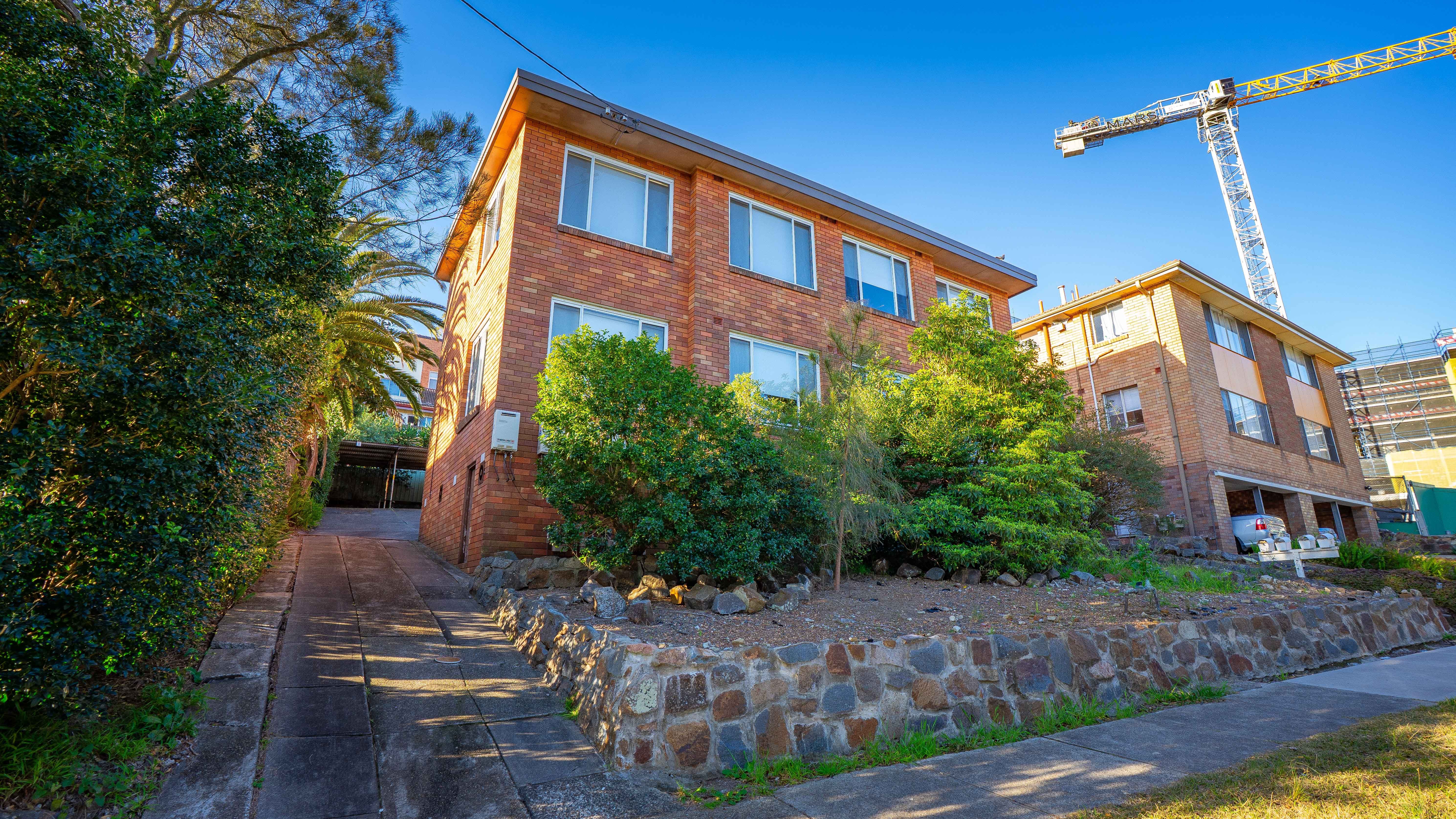 7 Mosbri Crescent — photo 4 of 10