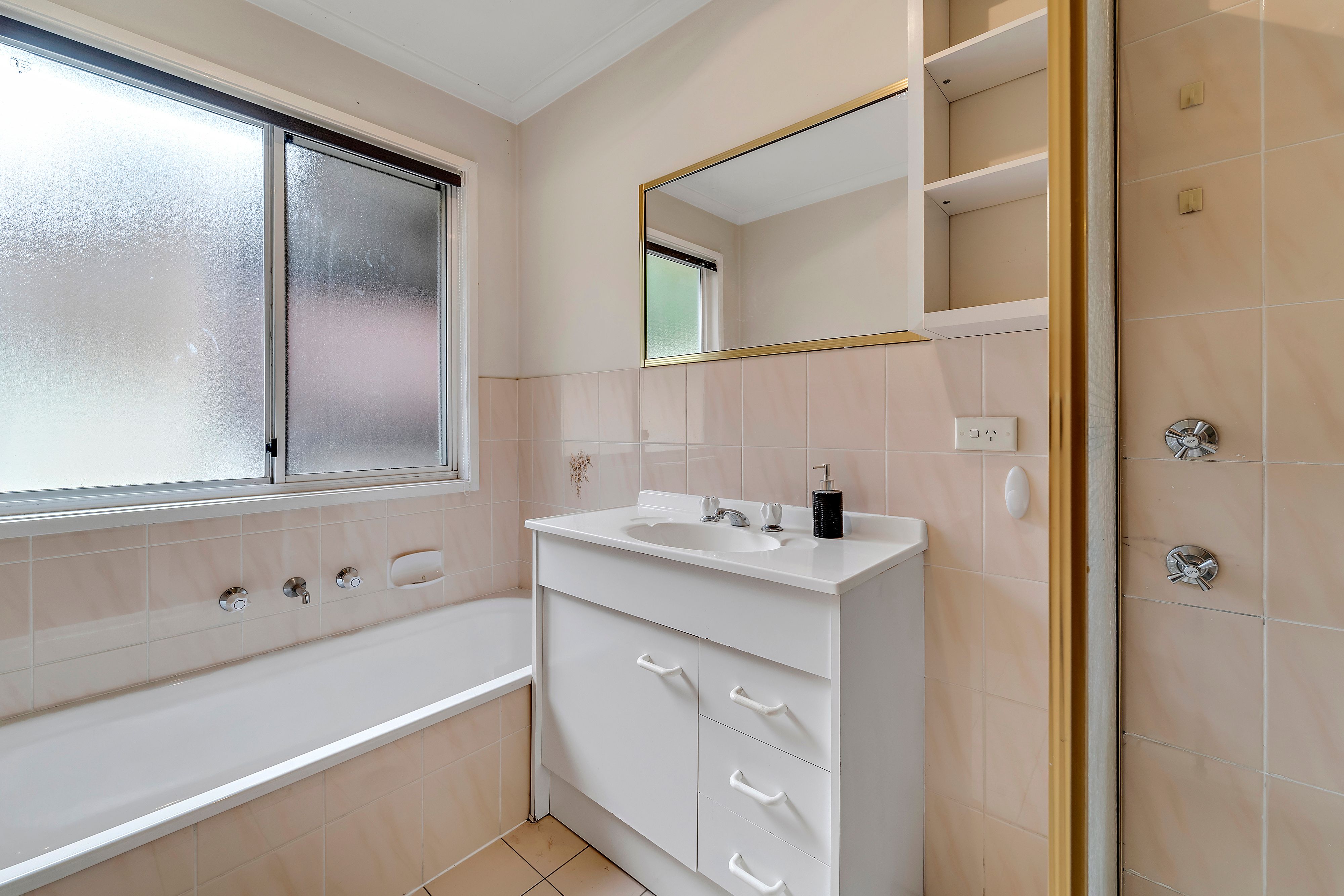 4/65 Macquoid Street, Queanbeyan, NSW 2620