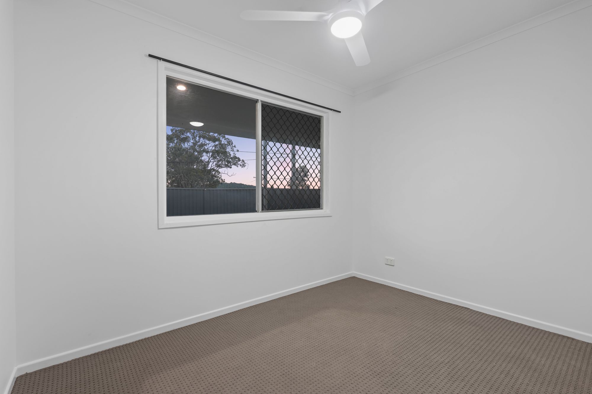 24 Girralong Street — photo 12 of 25