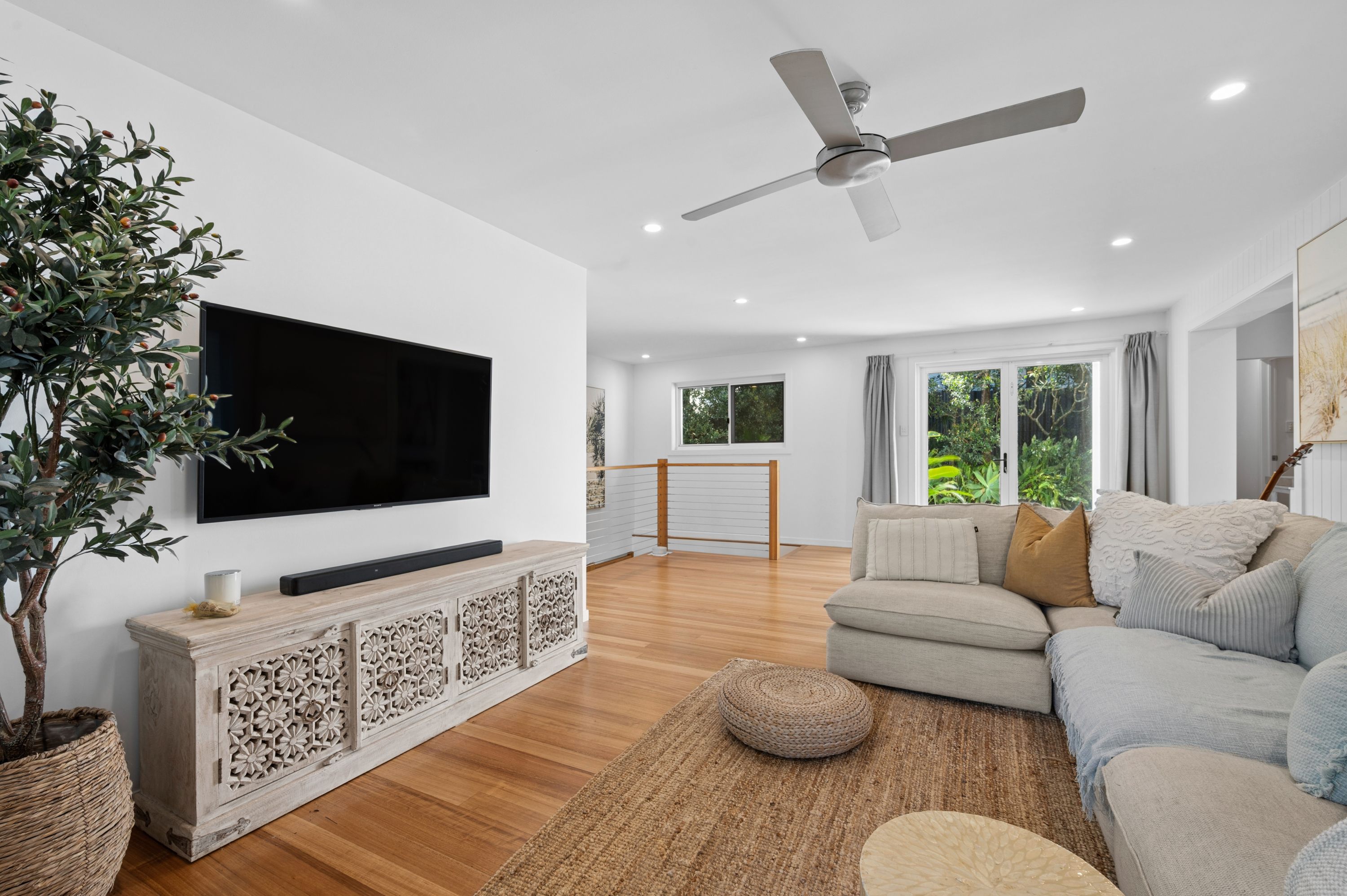 9 Swan Avenue — photo 10 of 22
