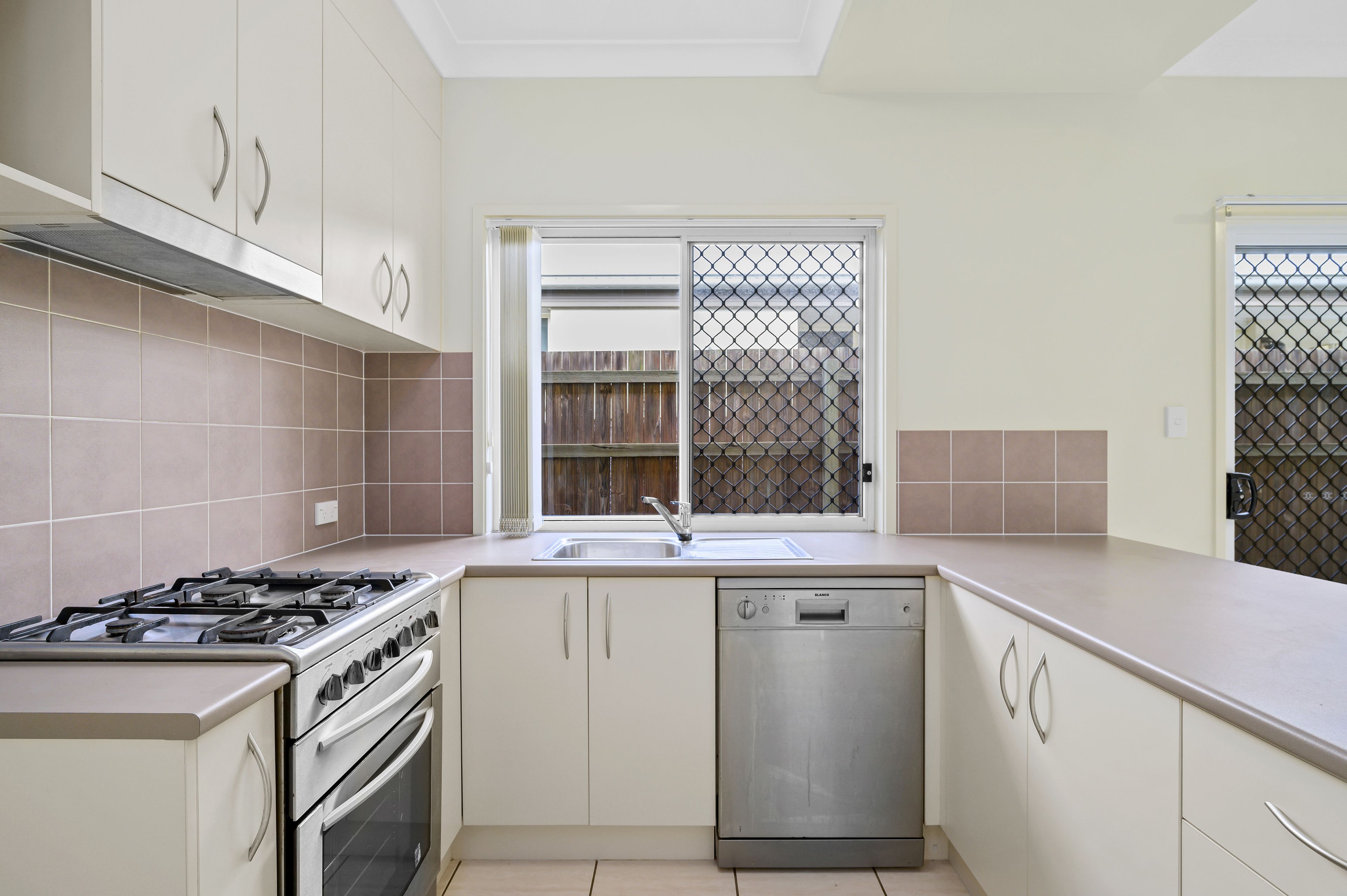 50 Park Edge Drive, Springfield Lakes, QLD 4300