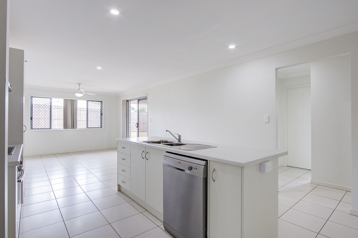 1-2/52 Conifer Avenue, Brassall, QLD 4305
