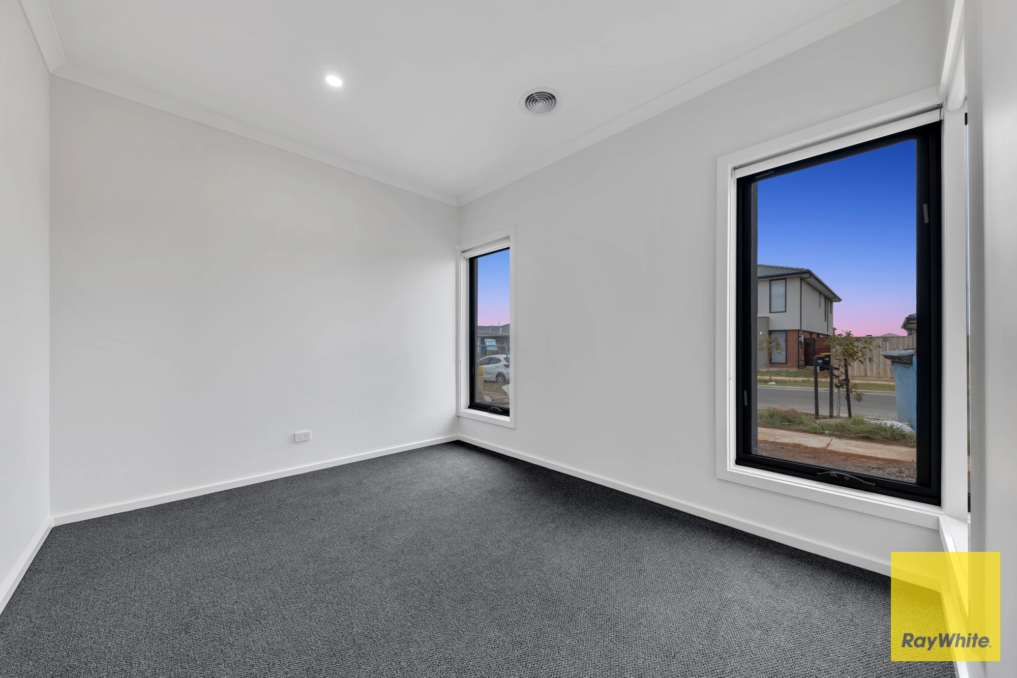 3 Camelon Avenue, THORNHILL PARK, VIC 3335