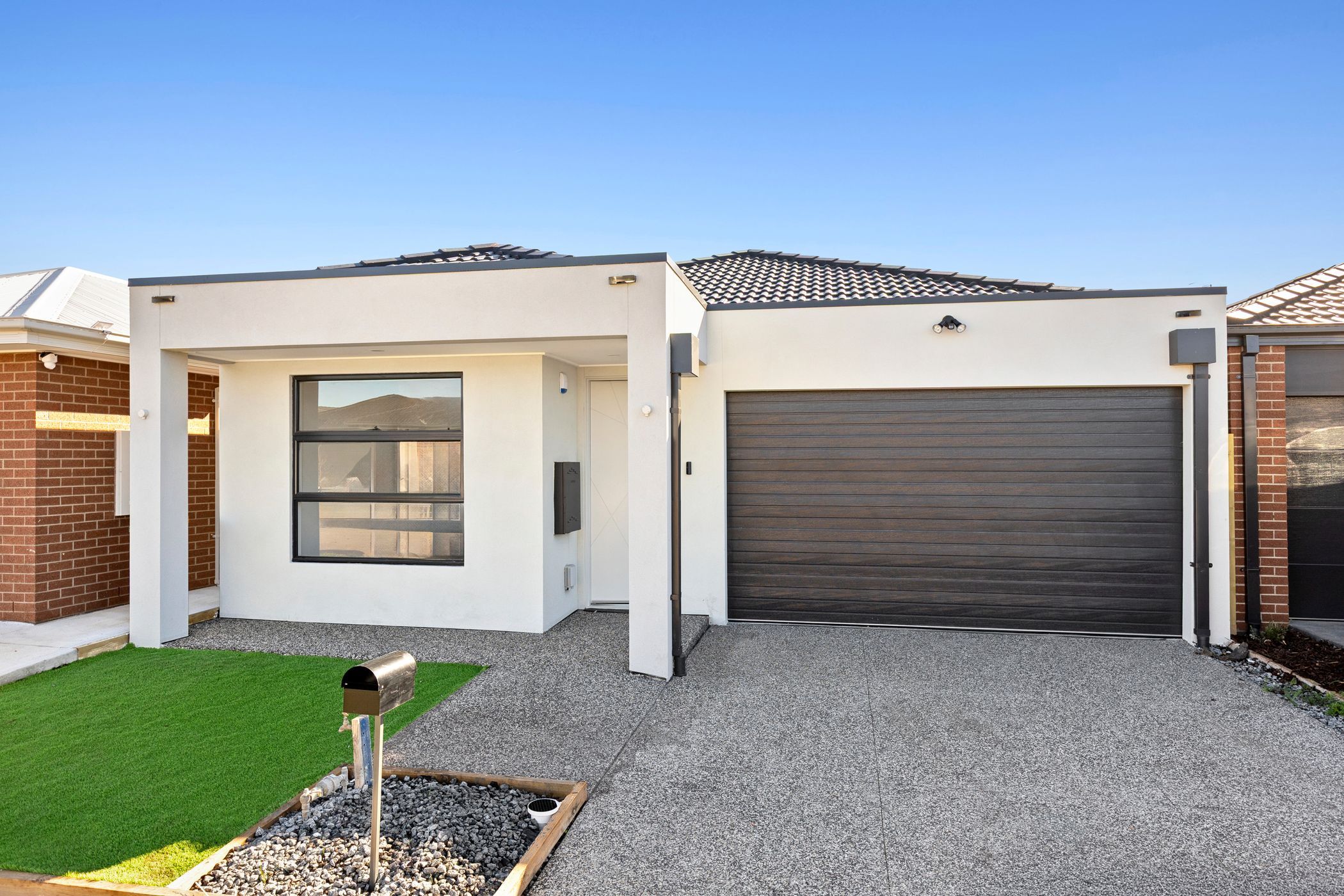 71 Penstone Crescent — photo 5 of 6