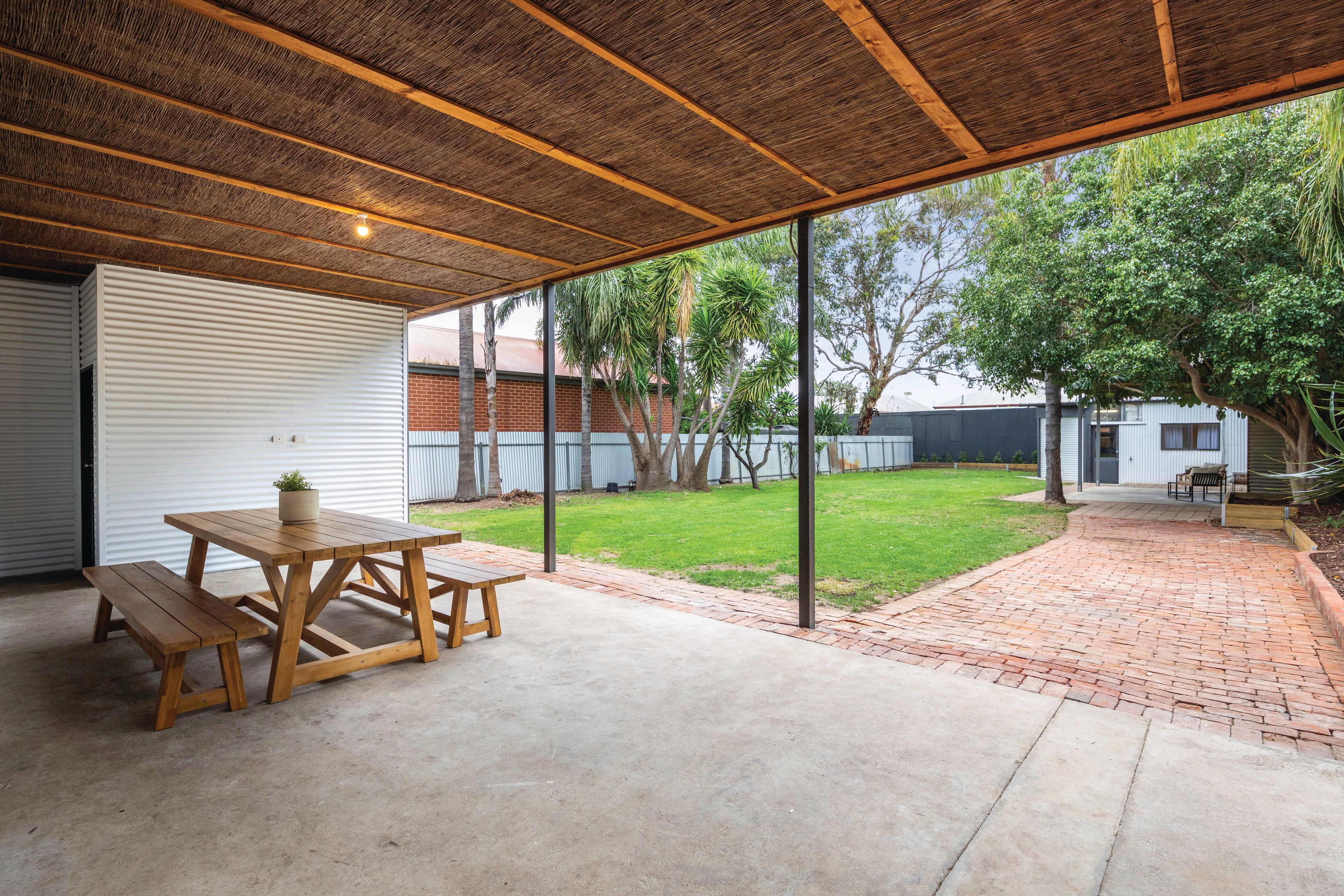 32 Bishops Avenue — photo 29 of 30