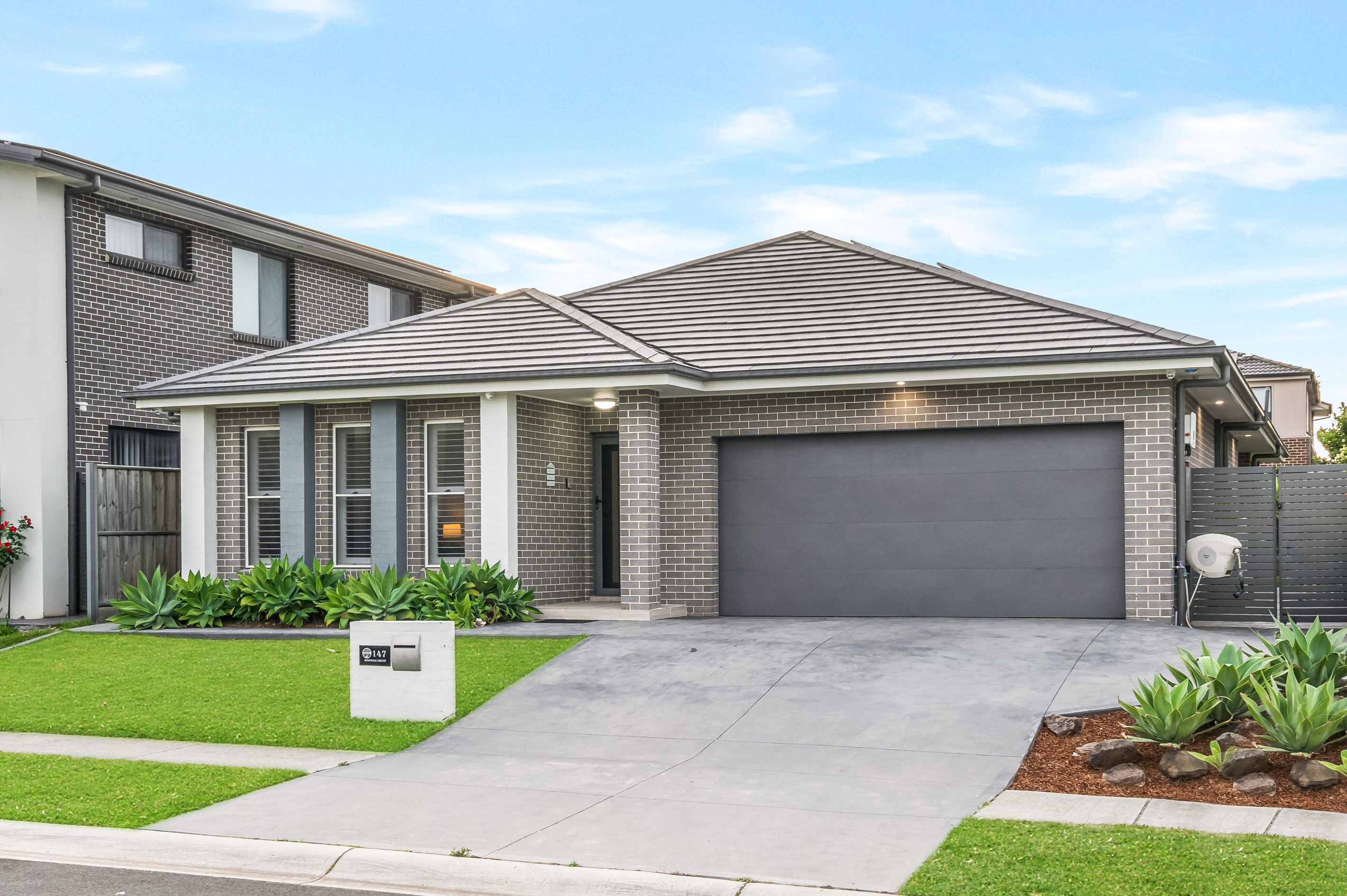 147 Rosedale Circuit, Carnes Hill, NSW 2171