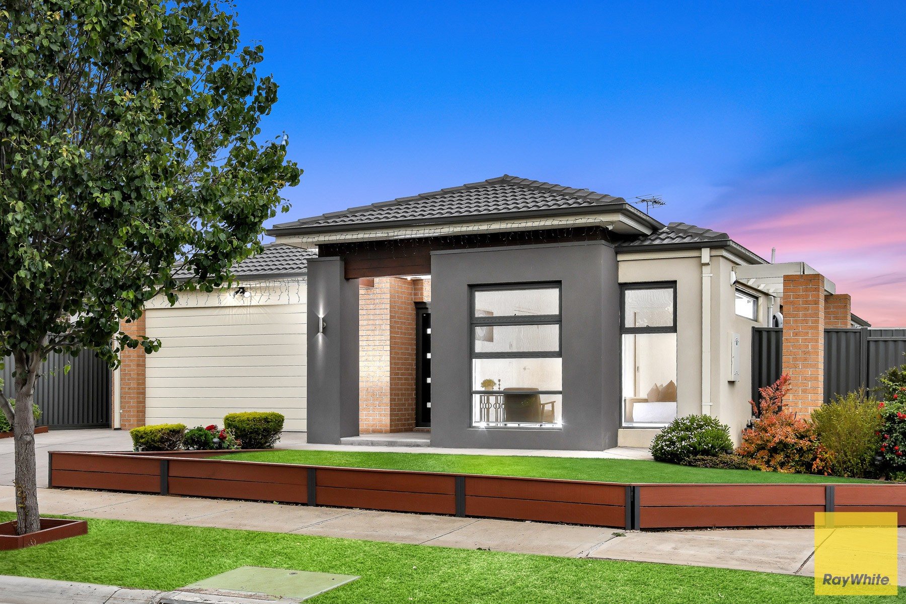 12 Patera Grove, FRASER RISE, VIC 3336
