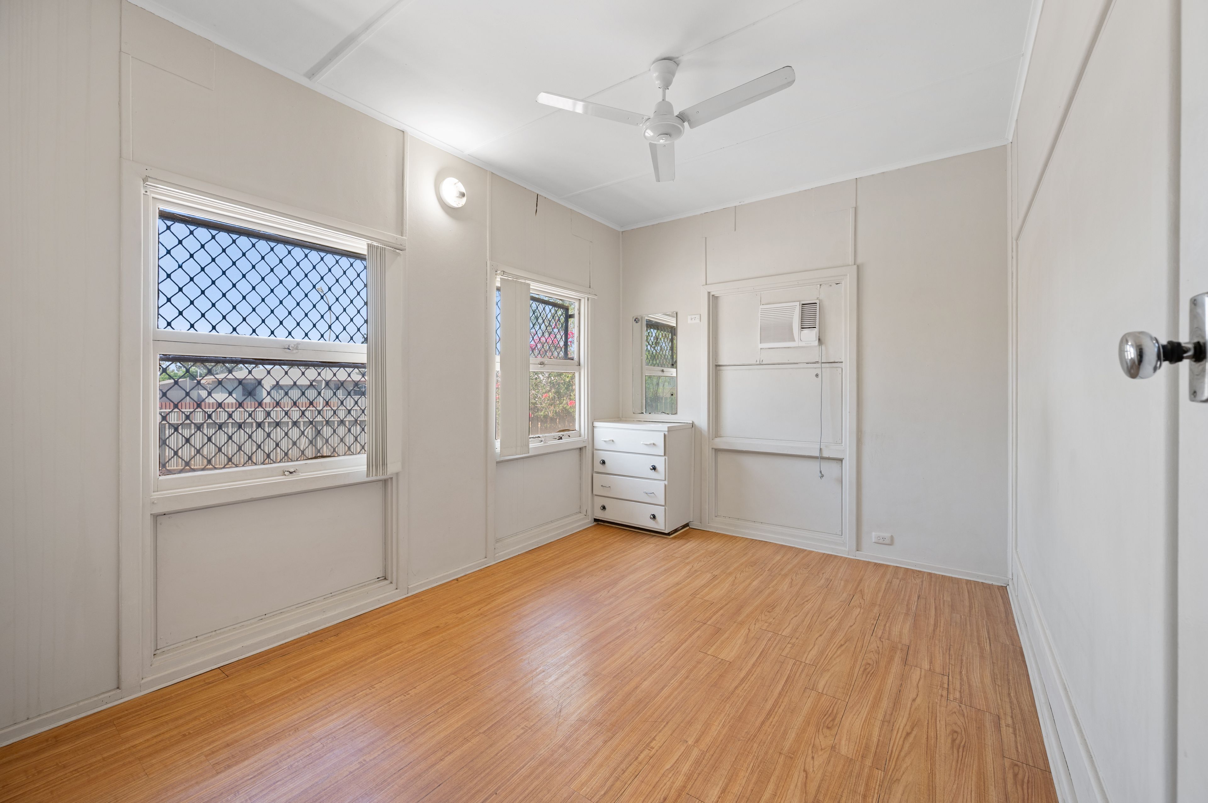 38 Pedlar Street — photo 10 of 29