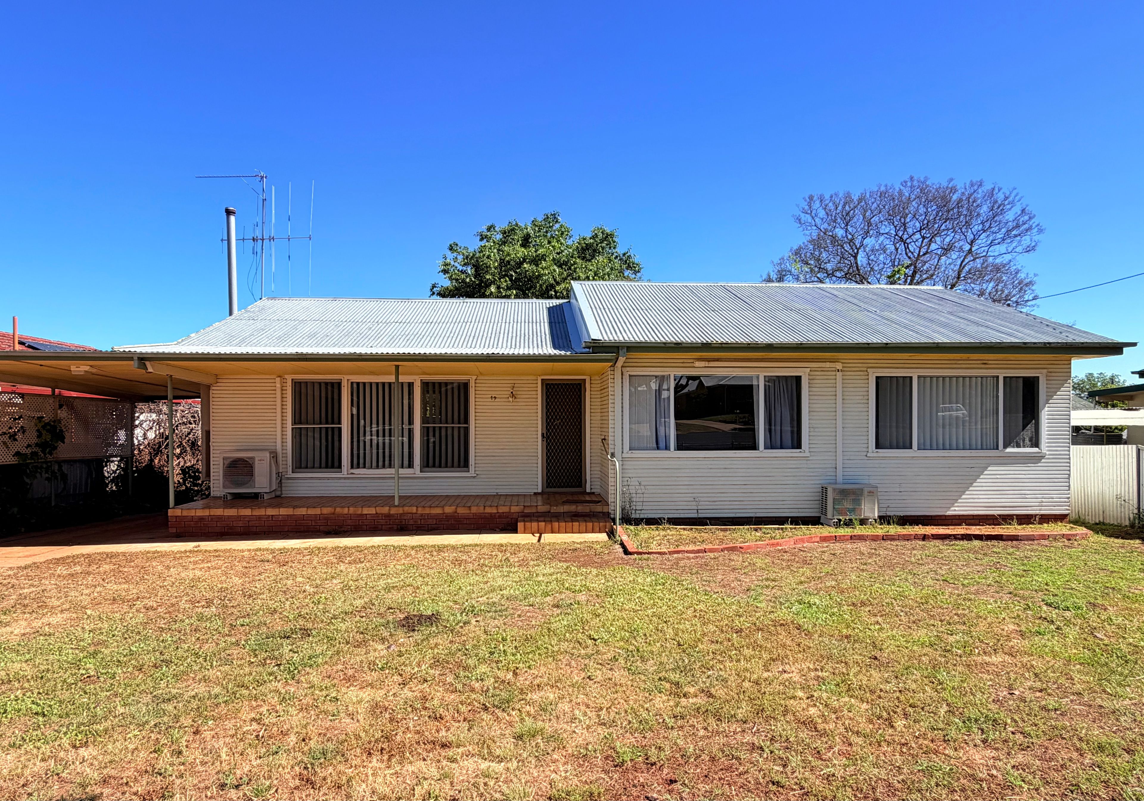 19 Orange Street — photo from Ray White Parkes