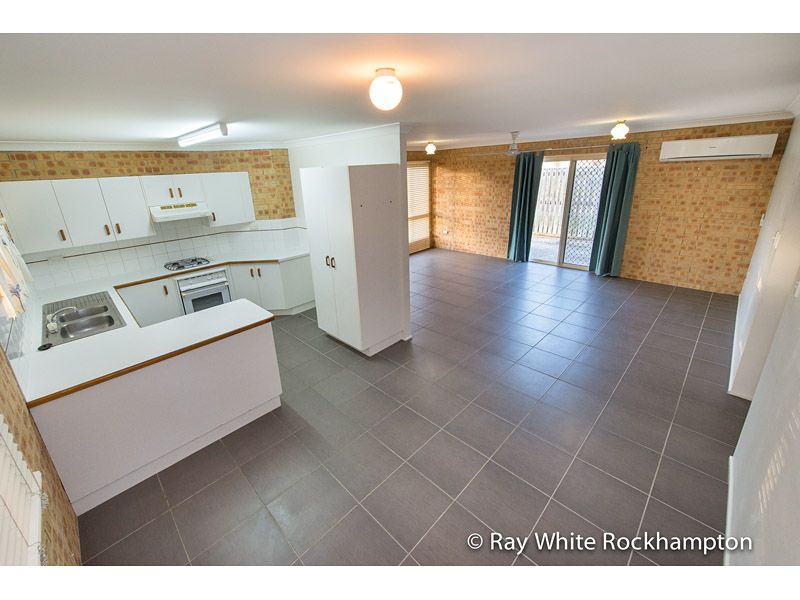 1/17 Stenlake Avenue, Kawana, QLD 4701