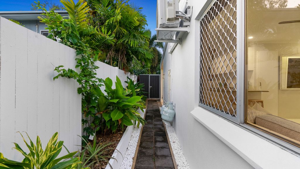 1/123 Oleander Street — photo 10 of 17