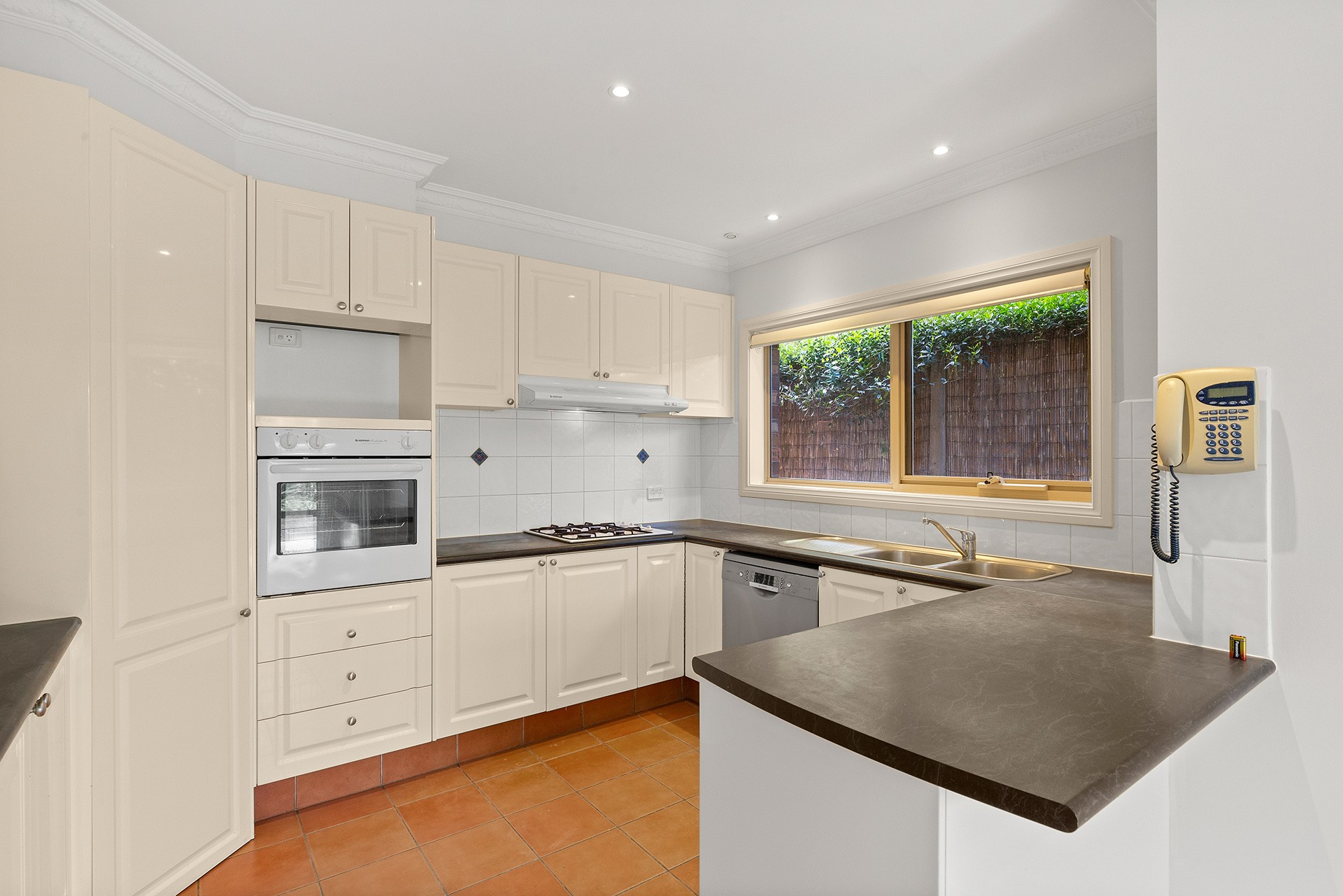 6a Clifford Street, Glen Waverley, VIC 3150