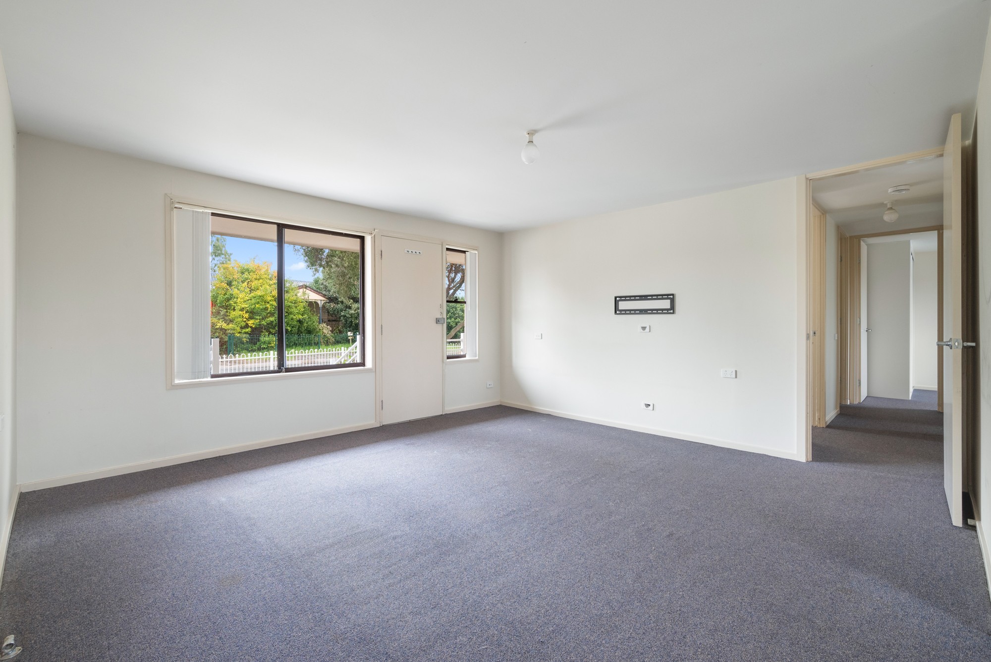 6 Yarrawin Way, Airds, NSW 2560