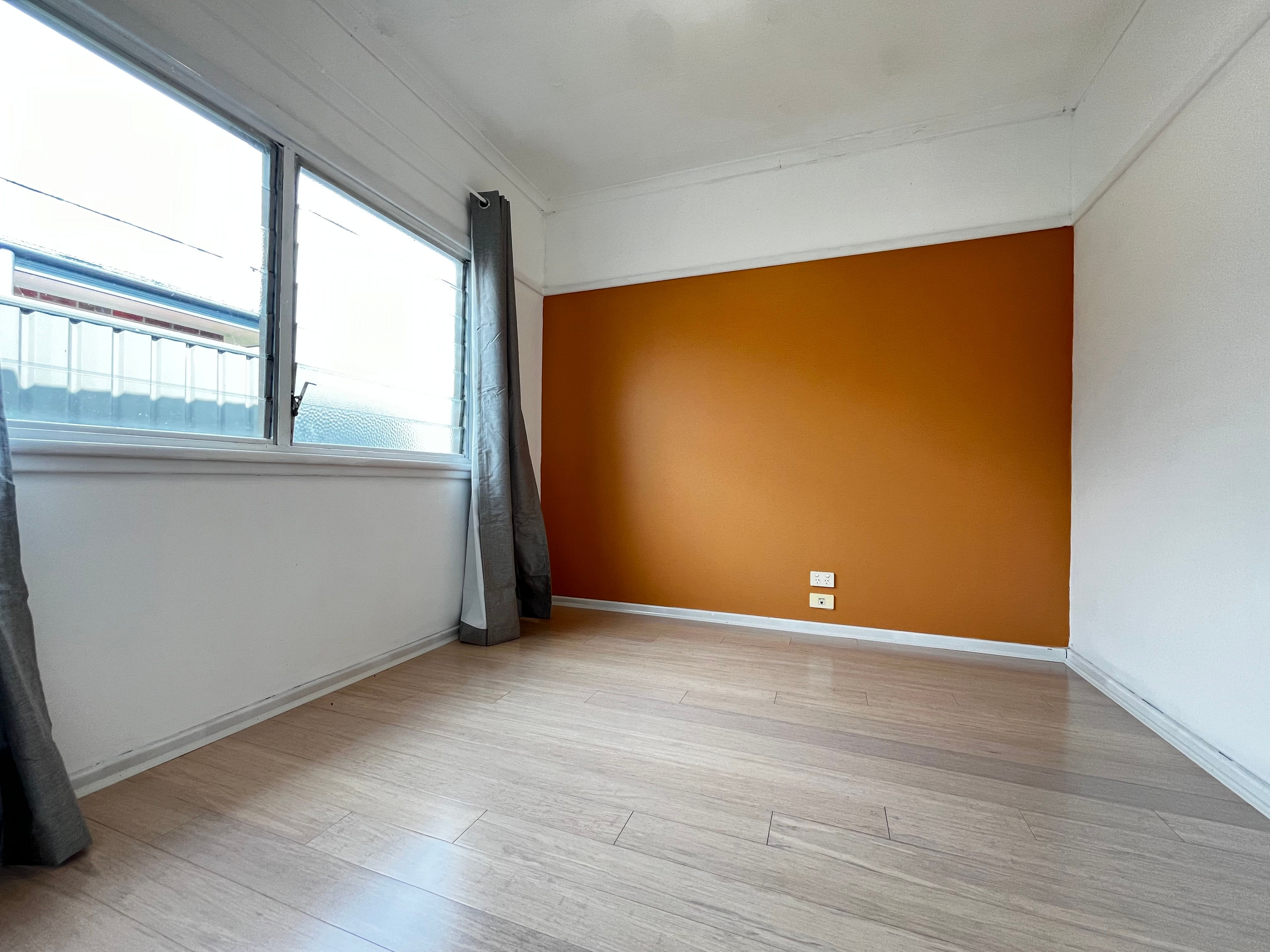 882 Waugh Road — photo 10 of 12