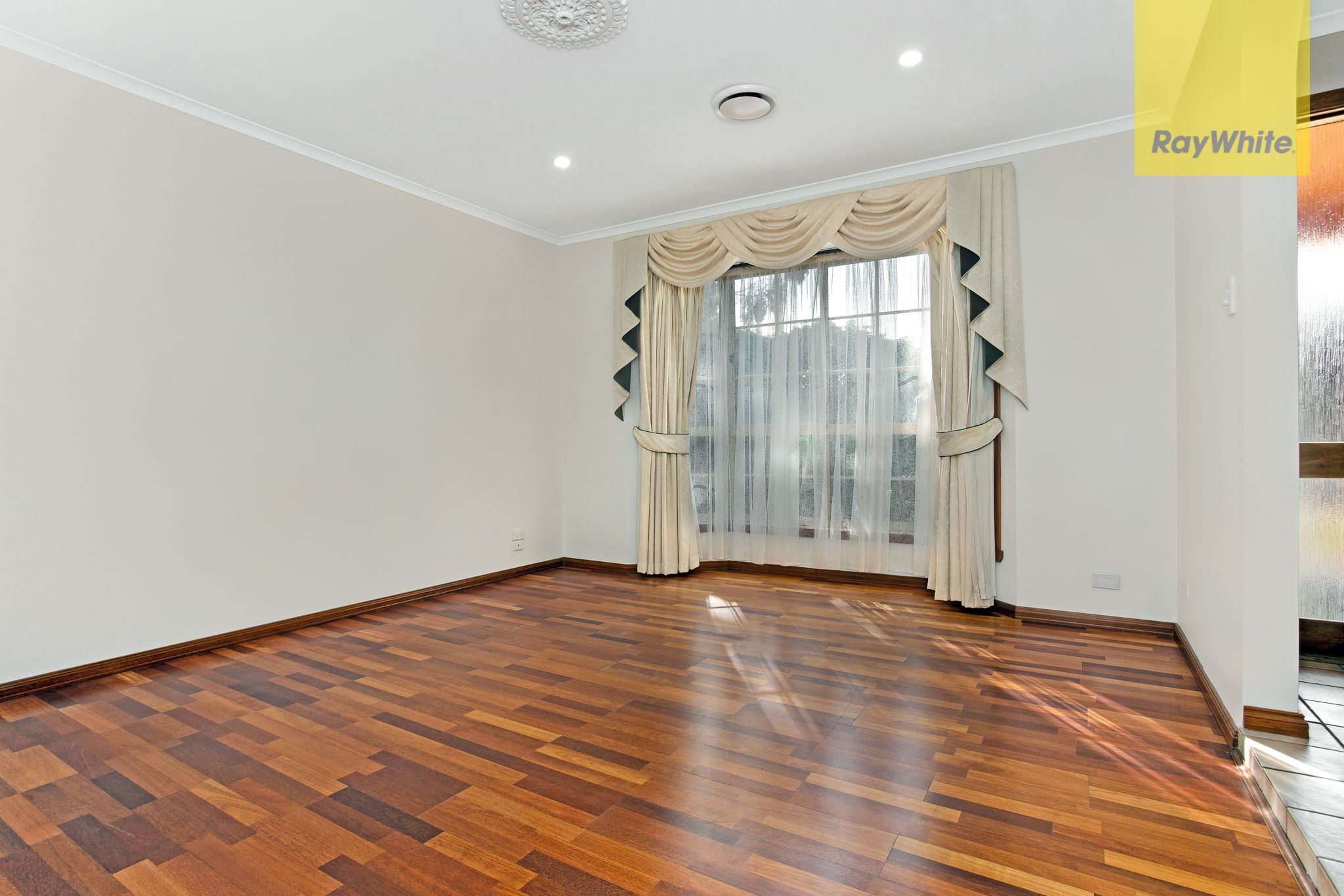 111 Parmelia Drive, Taylors Lakes, VIC 3038