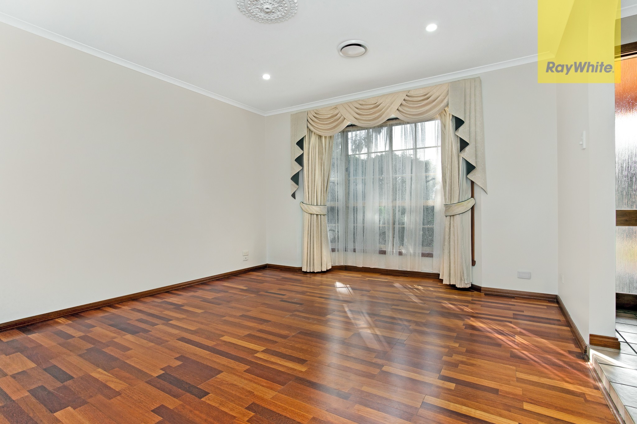 111 Parmelia Drive, Taylors Lakes, VIC 3038