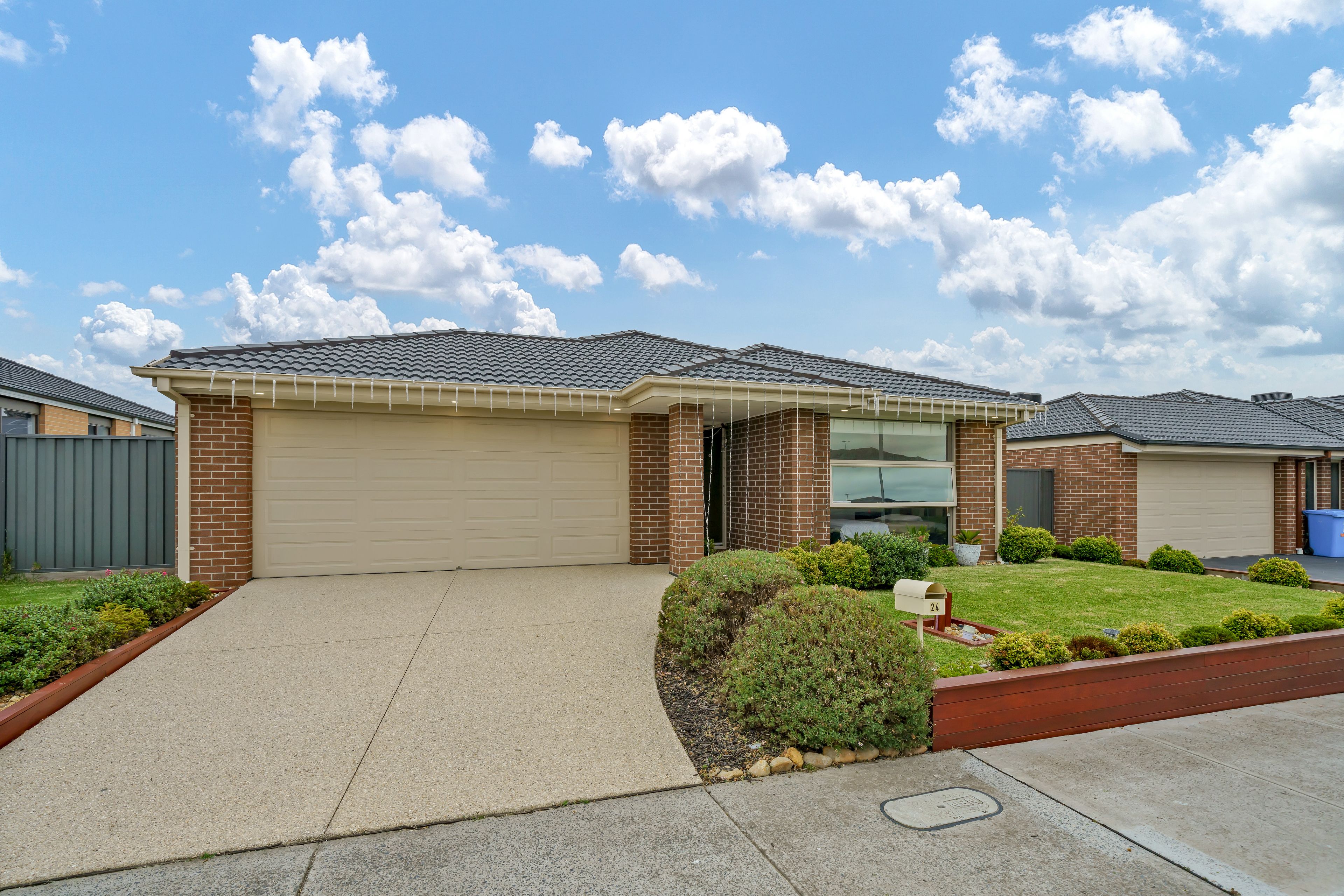 24 Genevieve Circuit, Cranbourne East, VIC 3977
