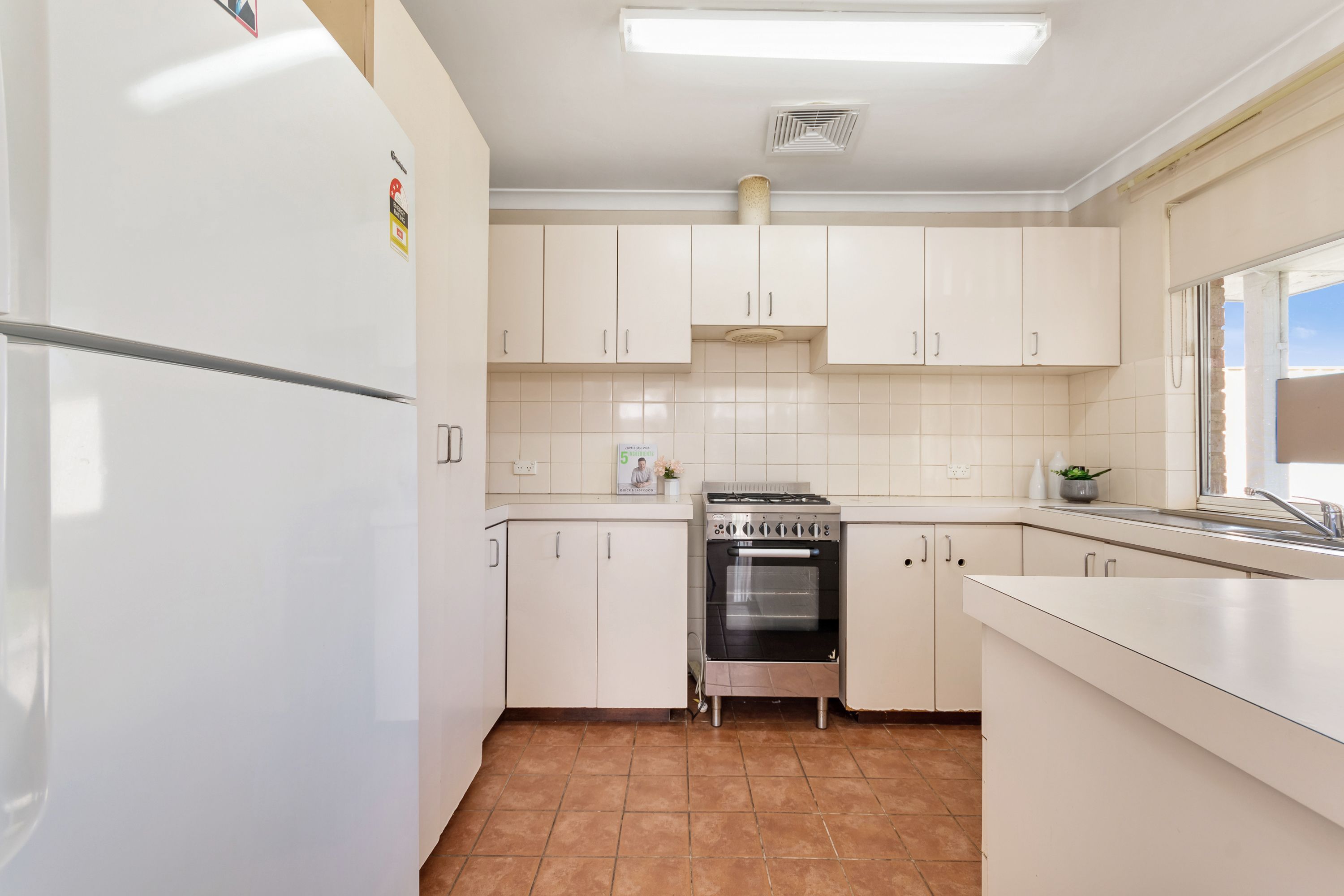 5 Sutton Court — photo 9 of 21