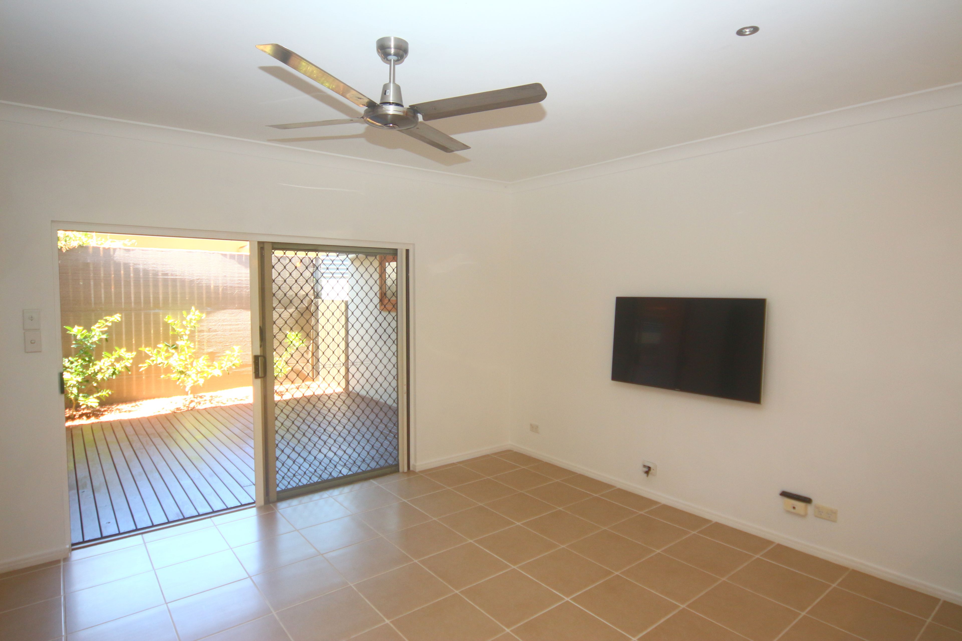 8/5-7 Oyster Court, Trinity Beach, QLD 4879
