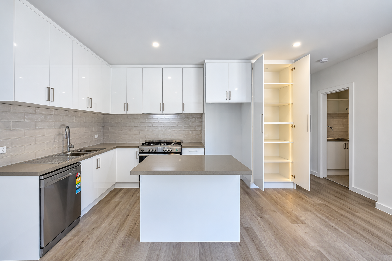 87A Kangaroo Road — photo 3 of 17