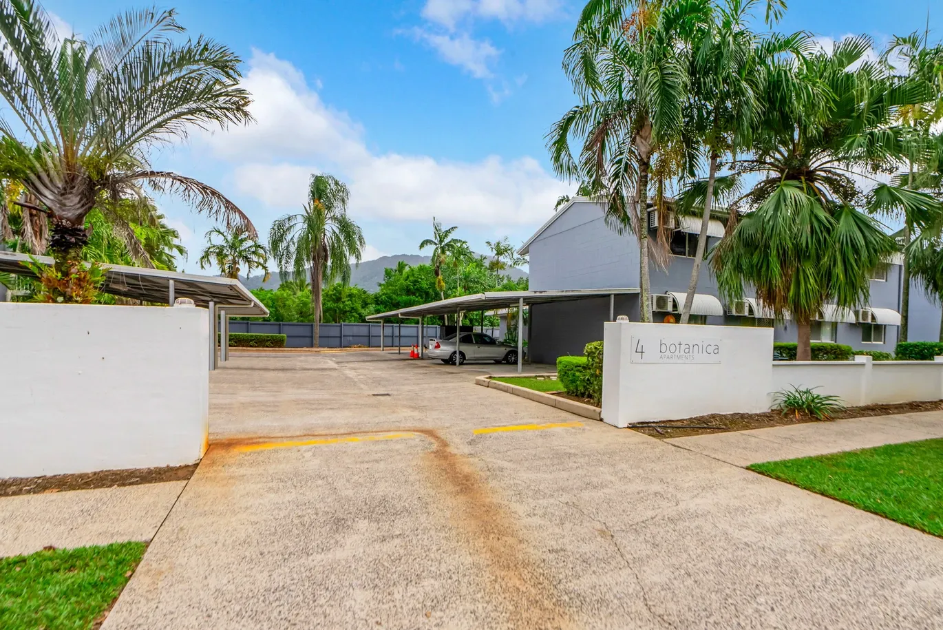 4 Chester Court, Manunda QLD 4870