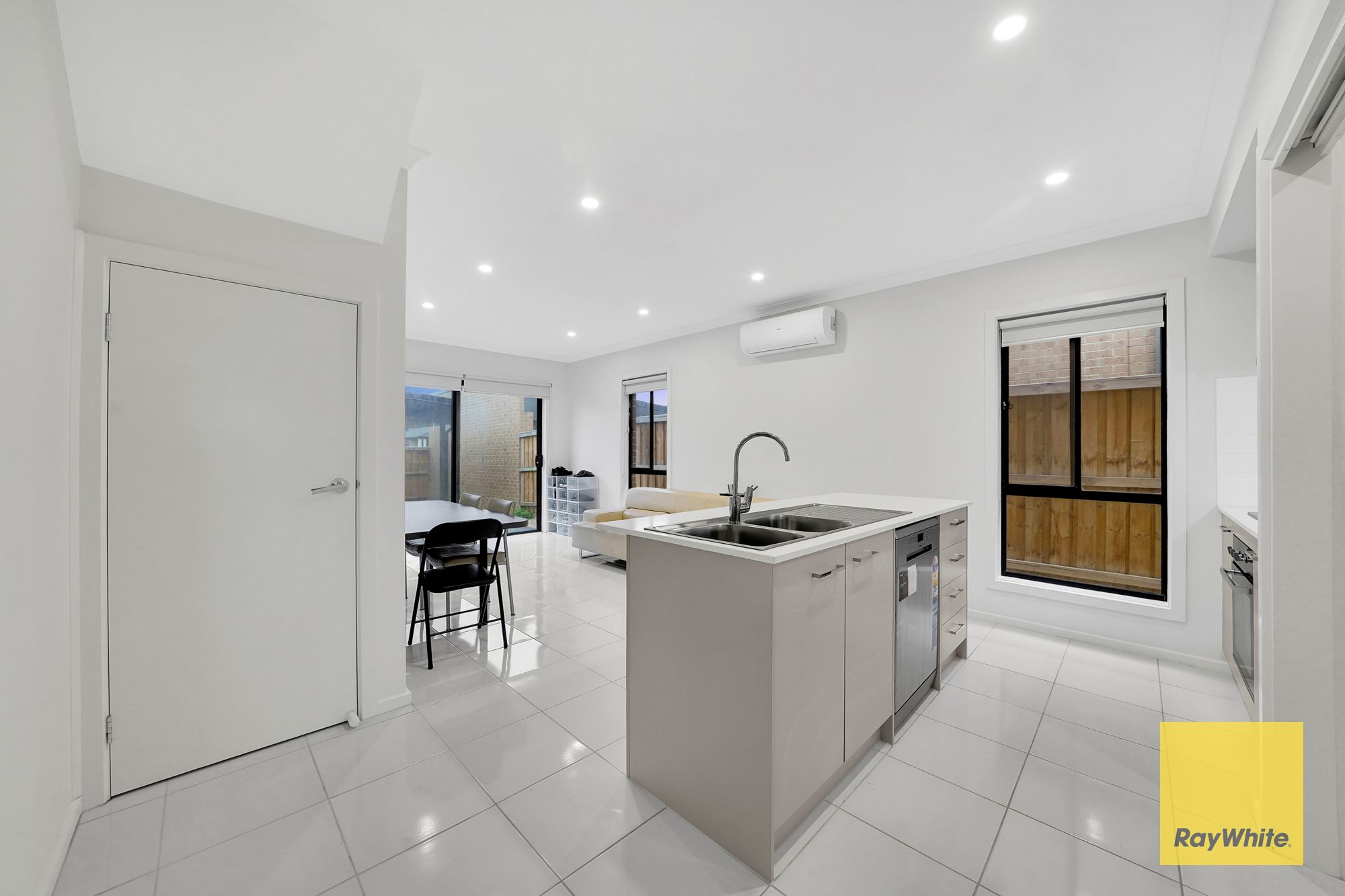 24 Primrose Avenue — photo 5 of 23