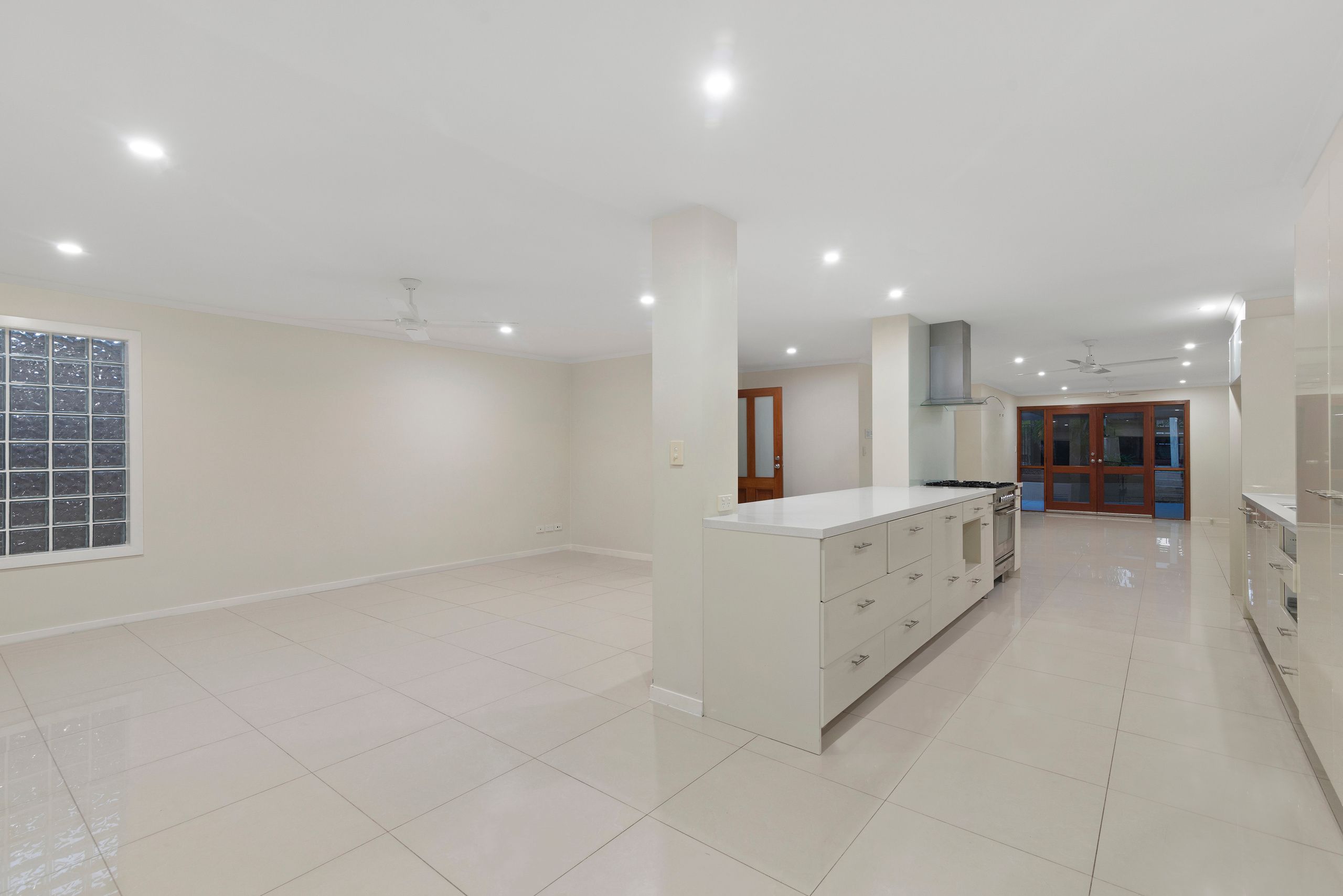 18 Lothian Avenue, Sorrento, QLD 4217