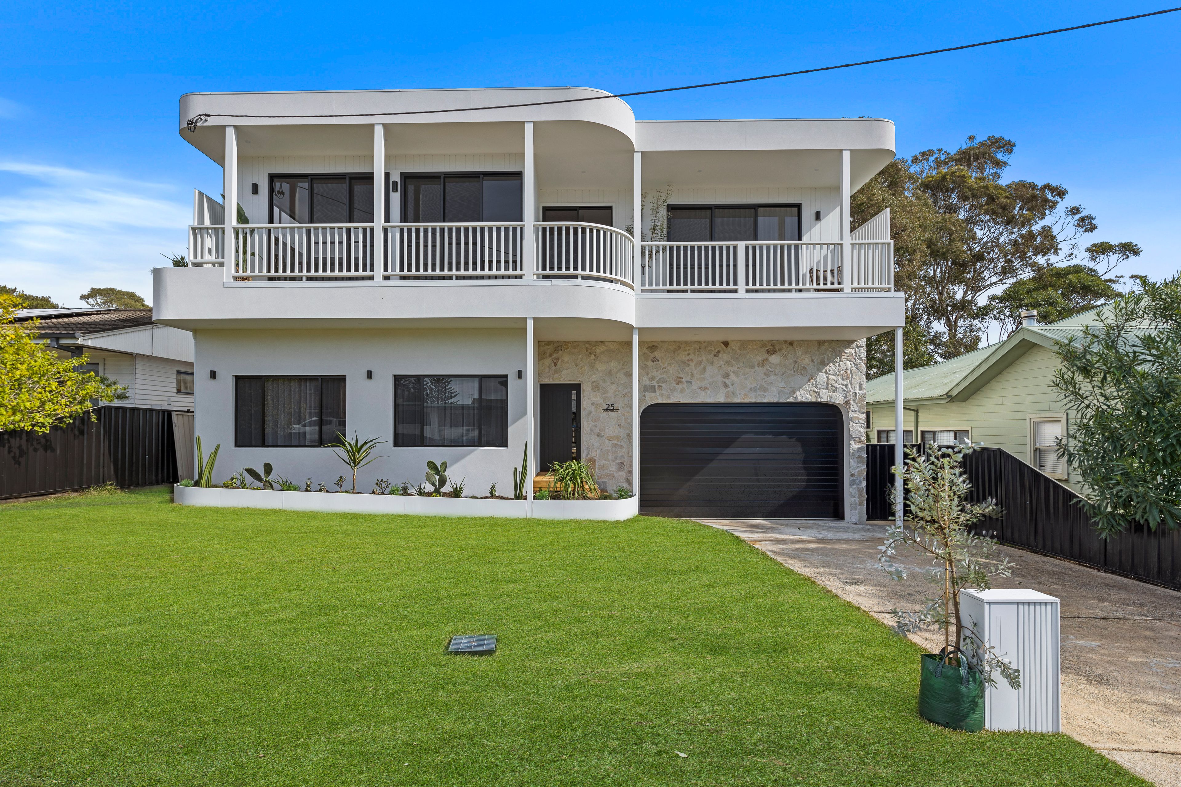 25 Donlan Road, Mollymook Beach NSW 2539