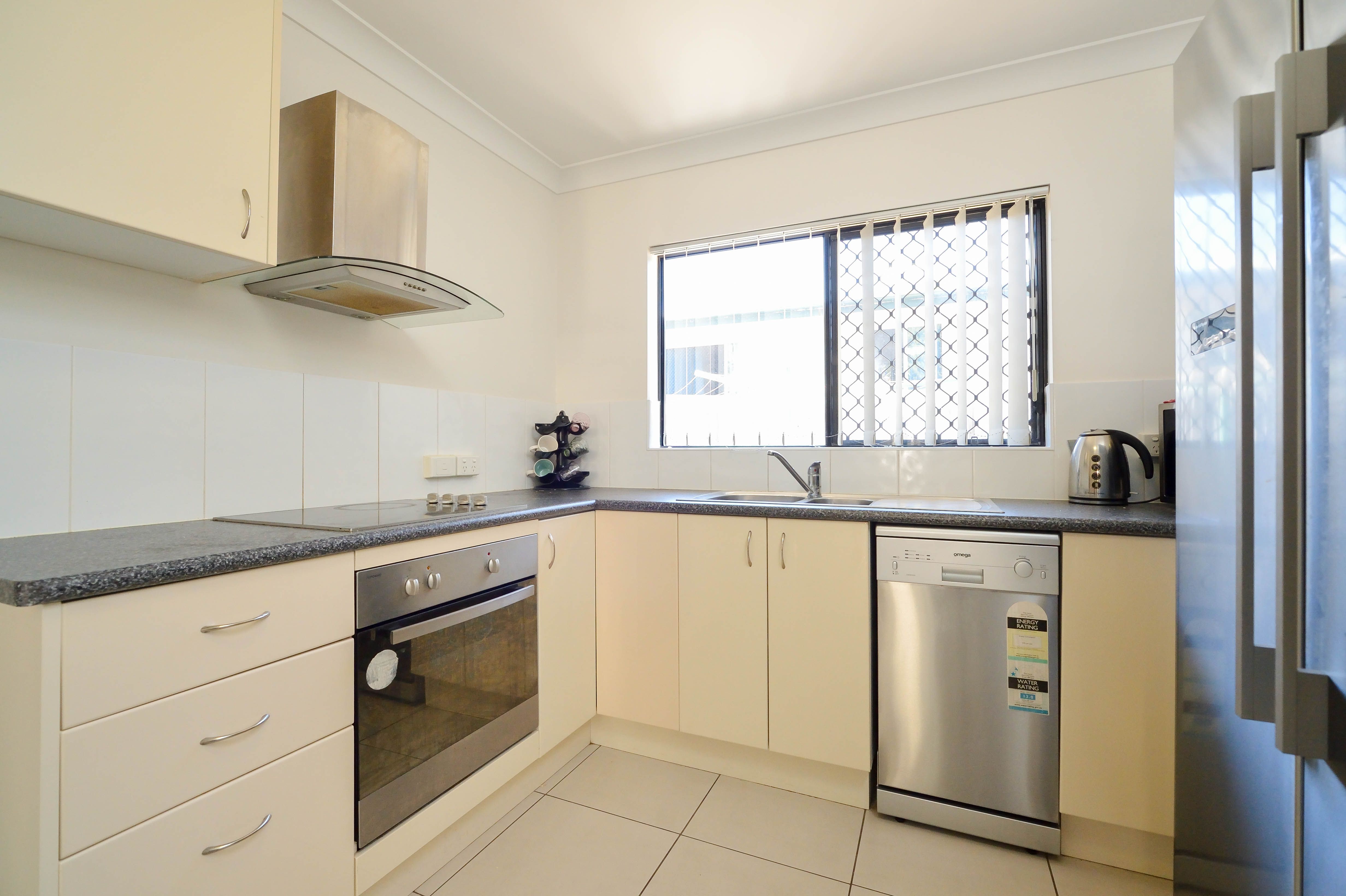27 Mylne Street, West Gladstone, QLD 4680