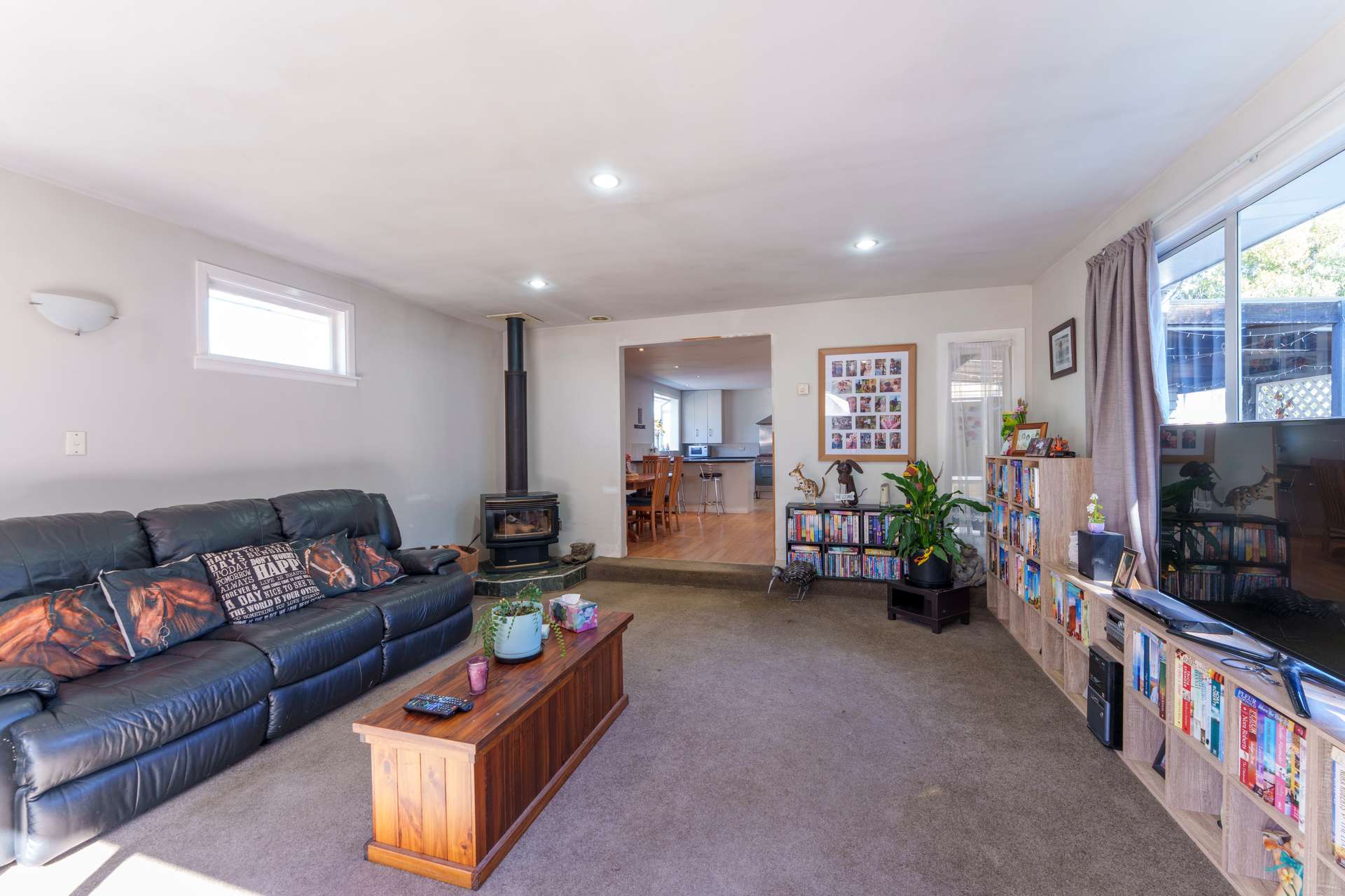 16 Woodend Road photo 6